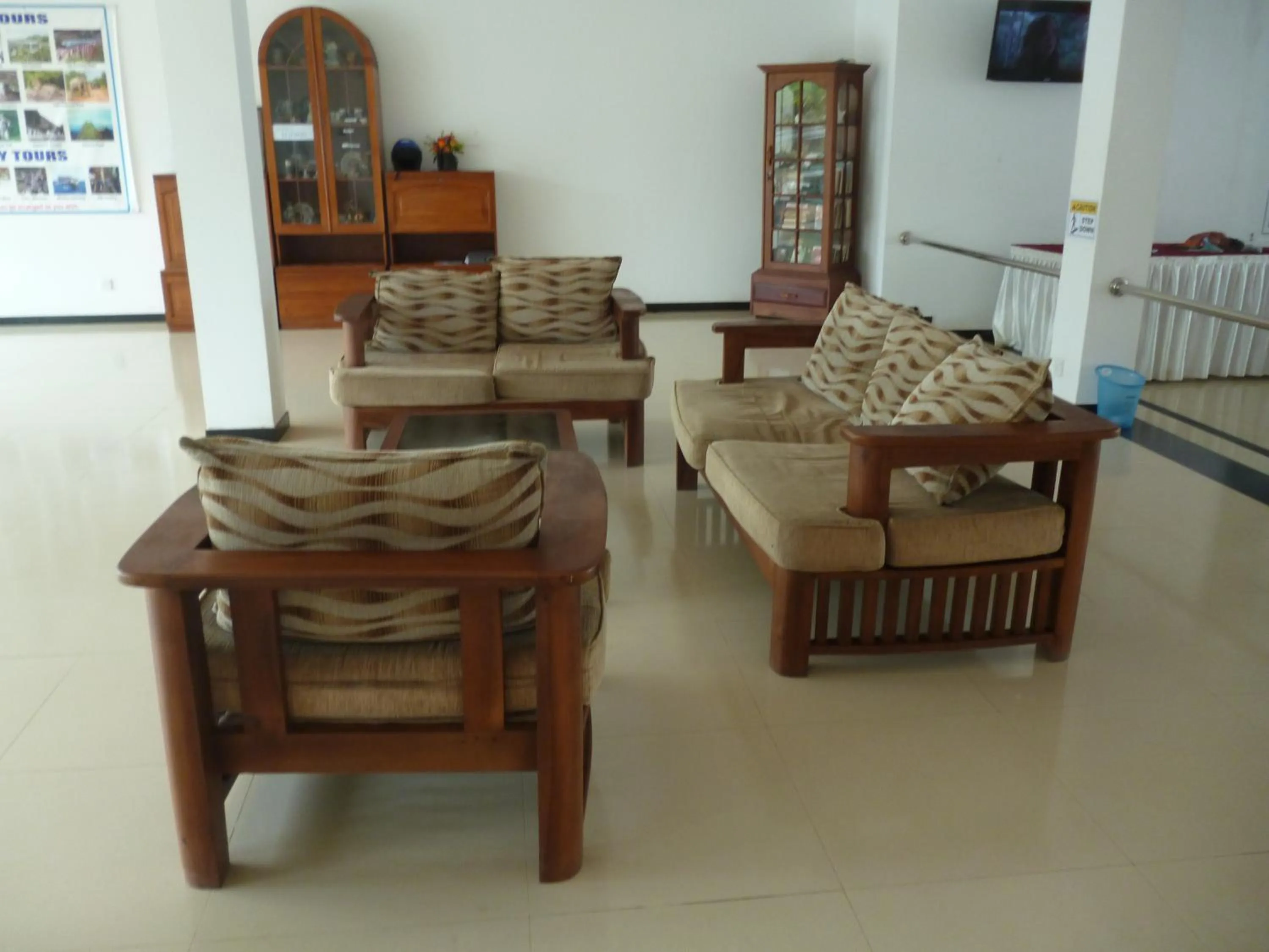 Communal lounge/ TV room in Hotel Ocean View Cottage