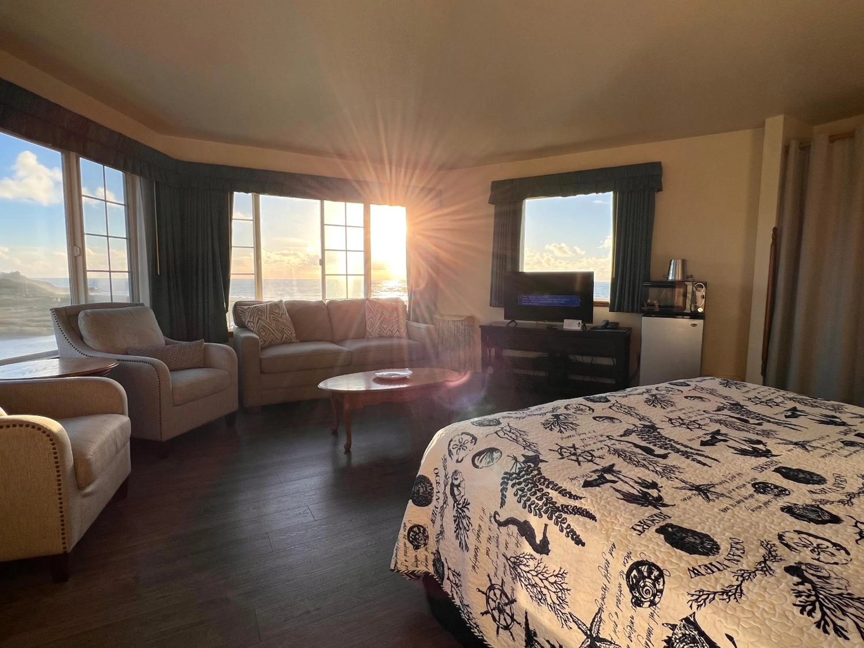 Bed in Gualala Country Inn