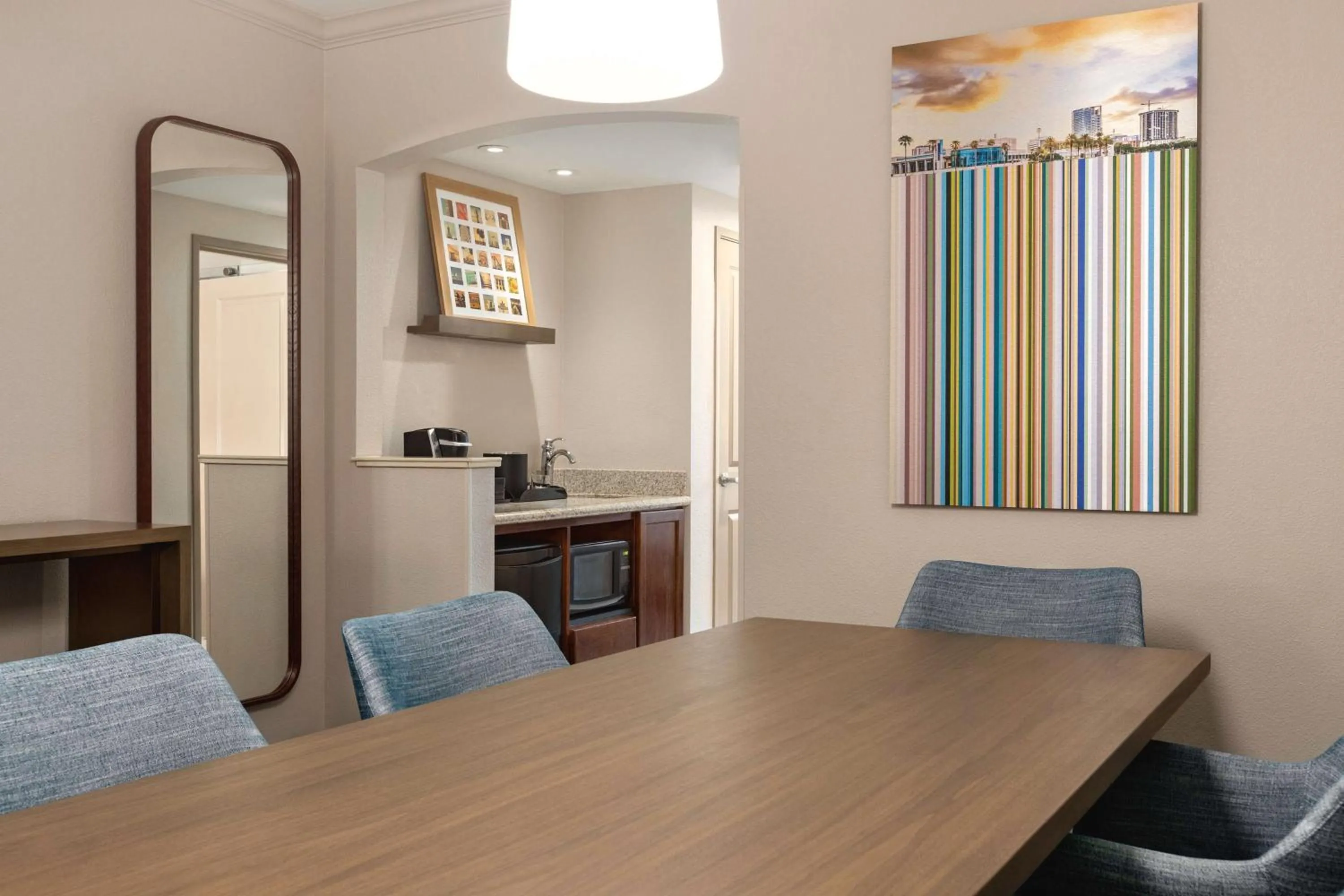 Living room in Embassy Suites by Hilton Tampa Downtown Convention Center