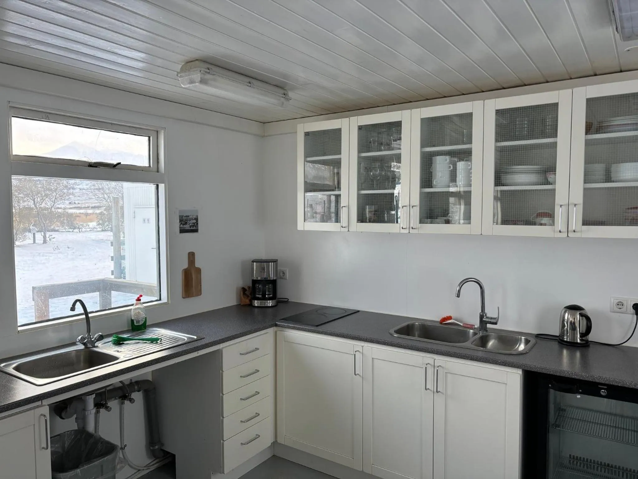 Communal kitchen in Bakkaflöt Guesthouse