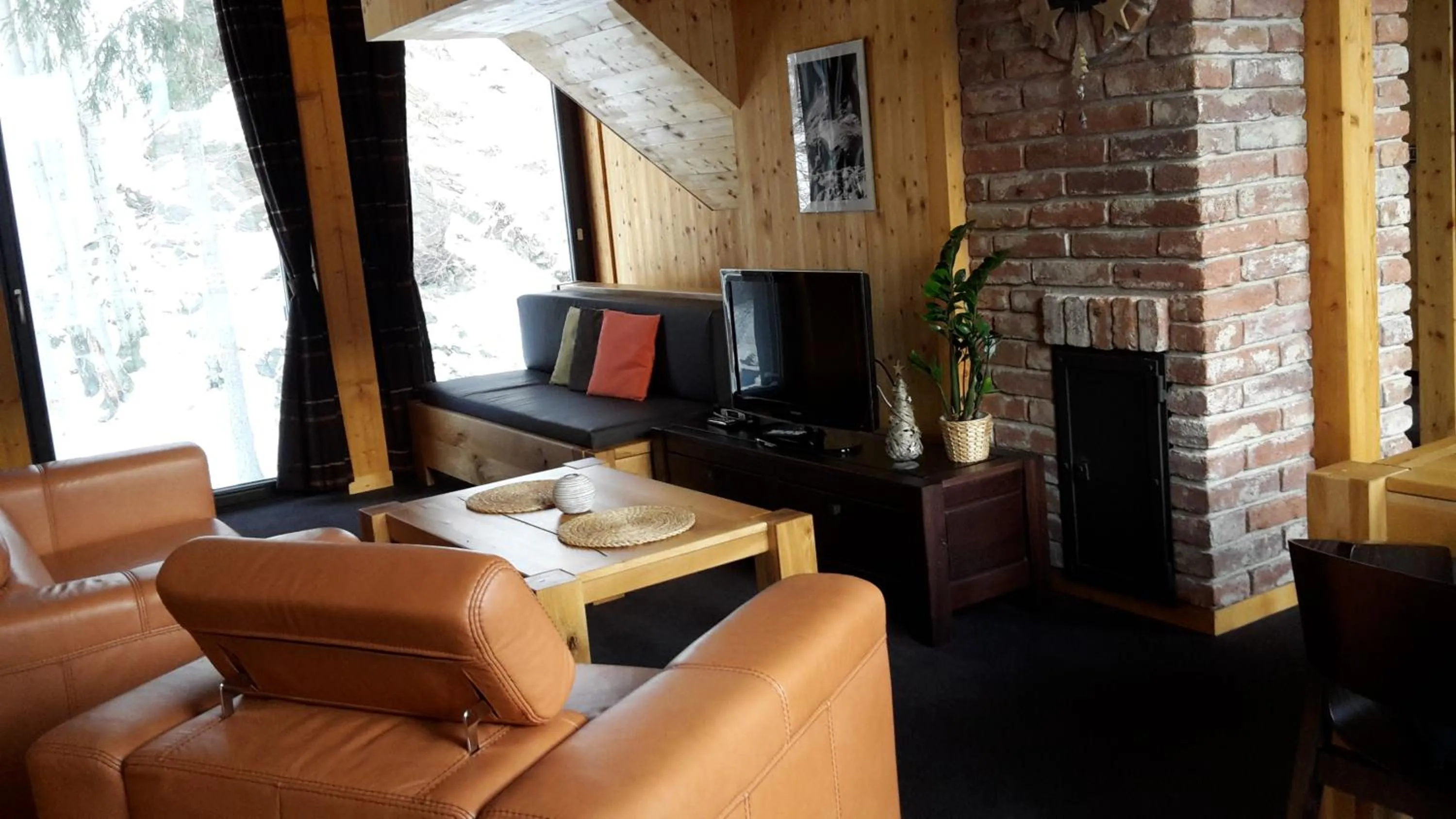 Day in Krakonošova Dílna "WOODHAUS"