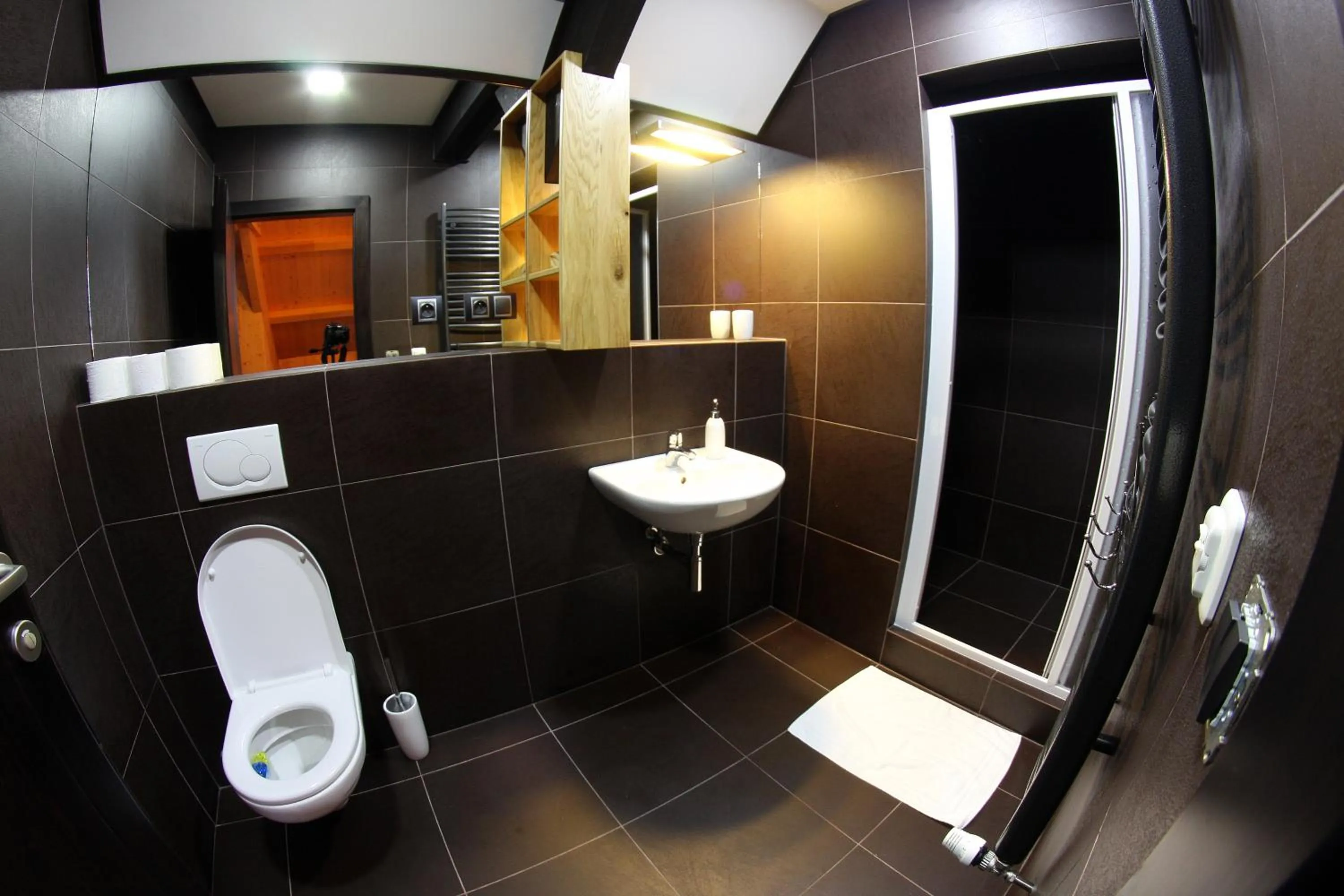 Bathroom in Krakonošova Dílna "WOODHAUS"