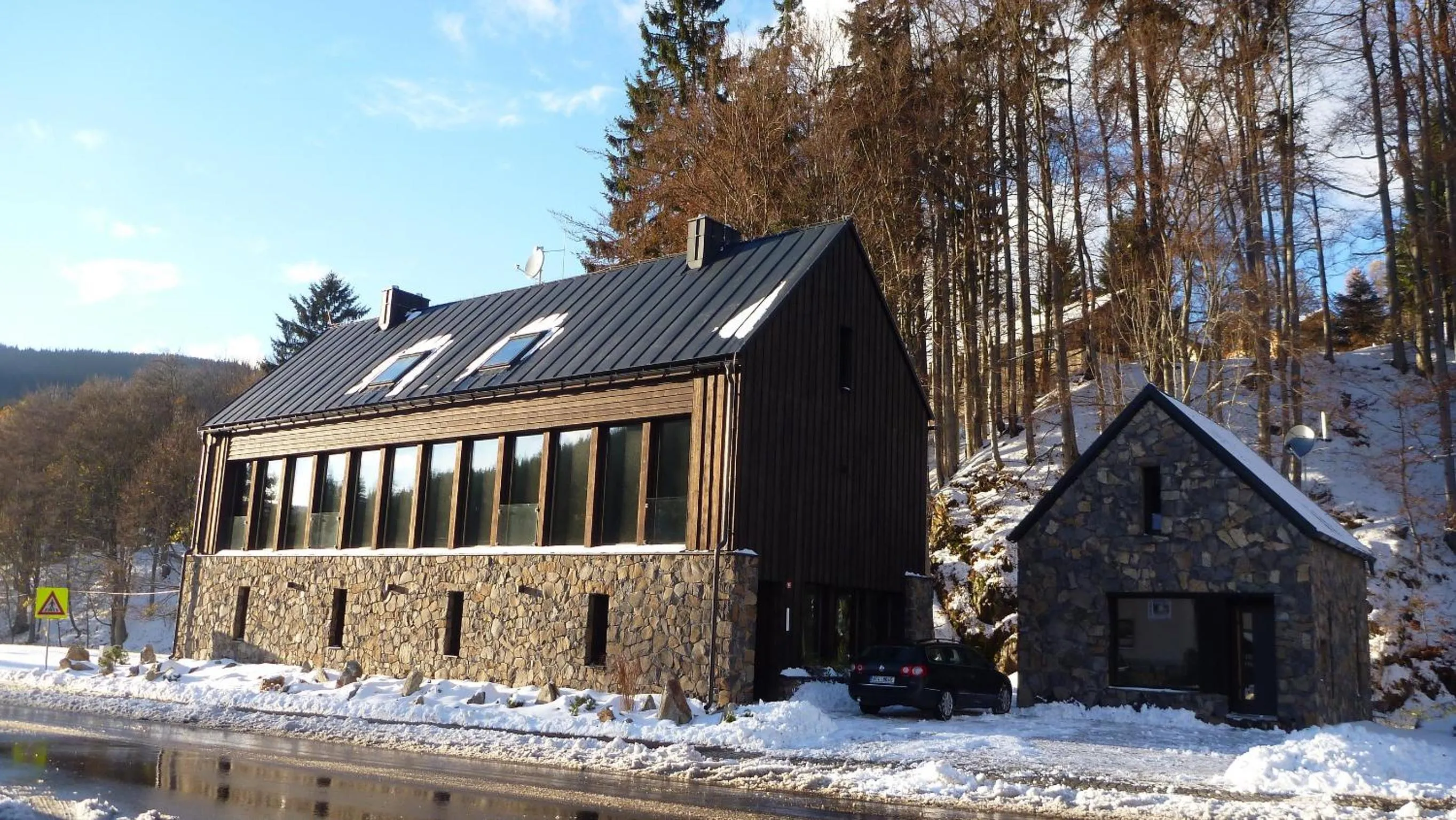 Facade/entrance in Krakonošova Dílna "WOODHAUS"