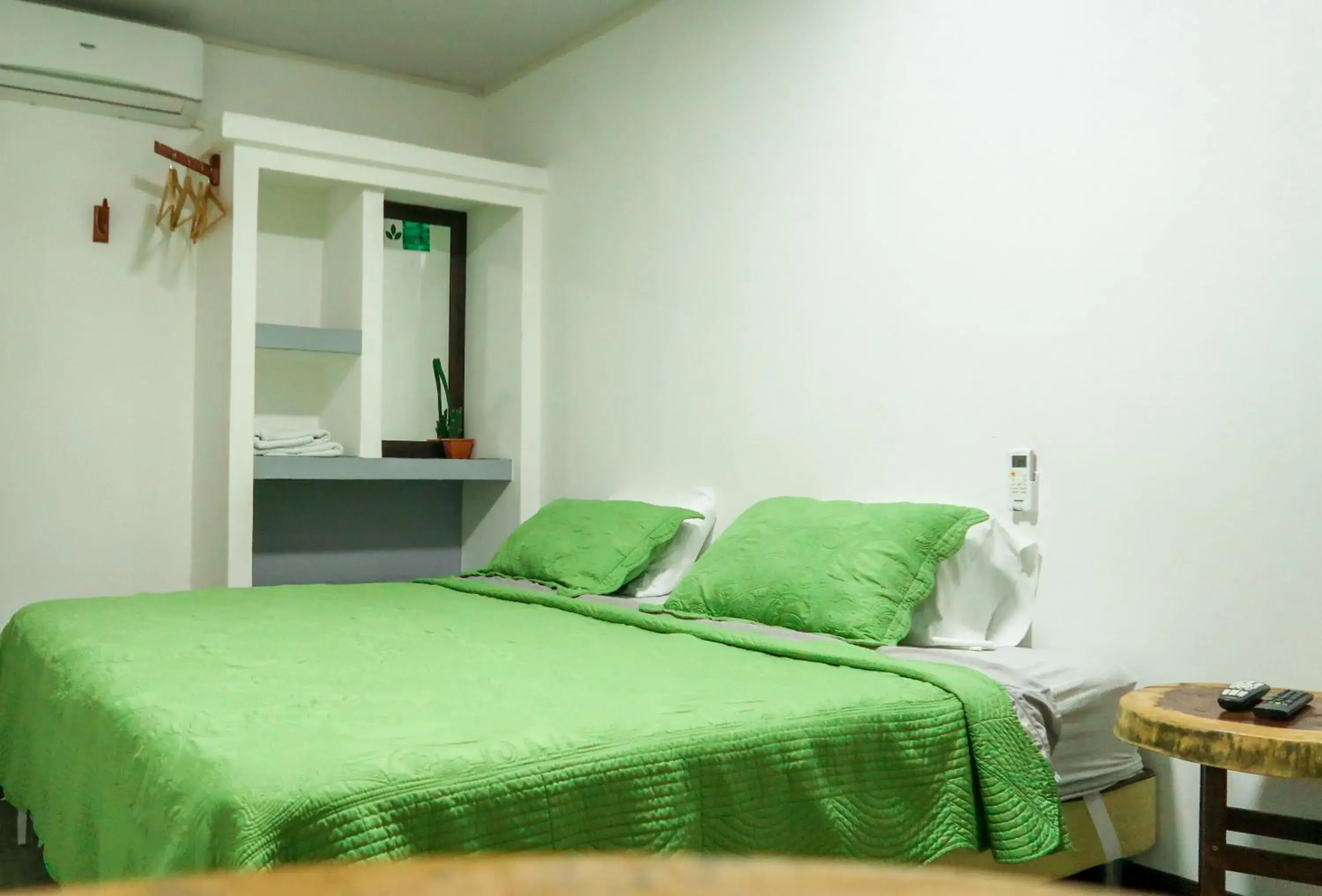 Standard Queen Room - single occupancy in Hotel Hoja de Oro Corcovado Standard Queen Room - single occupancy in Hotel Hoja de Oro Corcovado