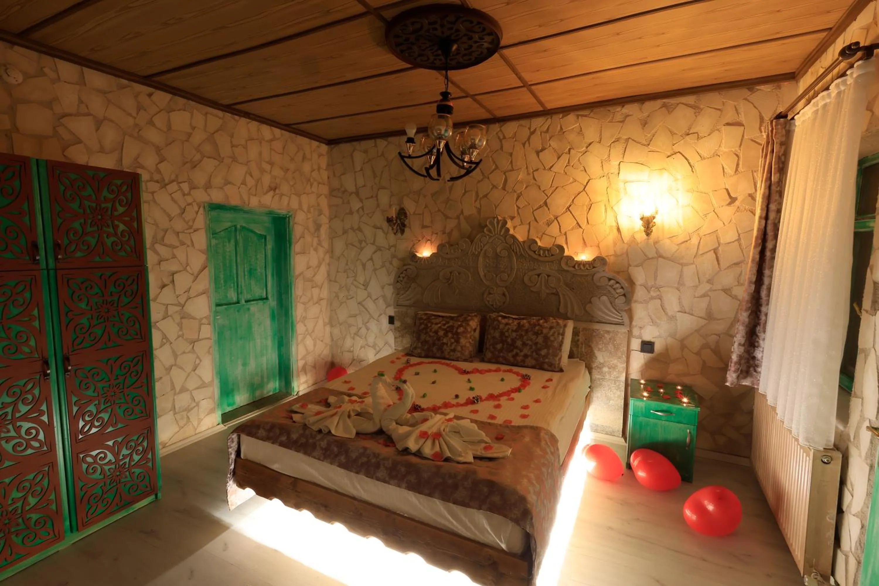 Bed in KEMAL STONE HOUSE HOTEL.