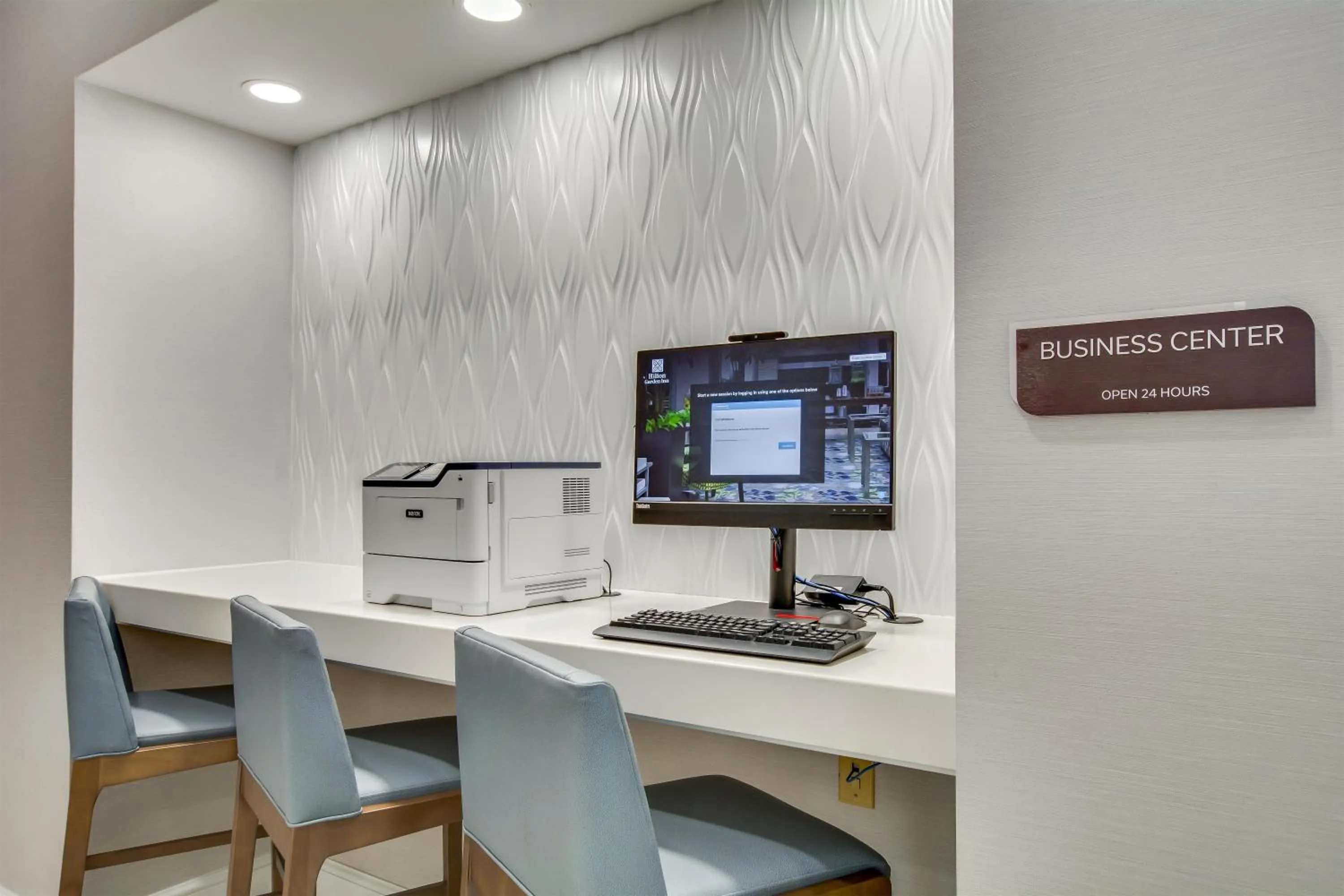 Business facilities in Hilton Garden Inn Louisville Airport