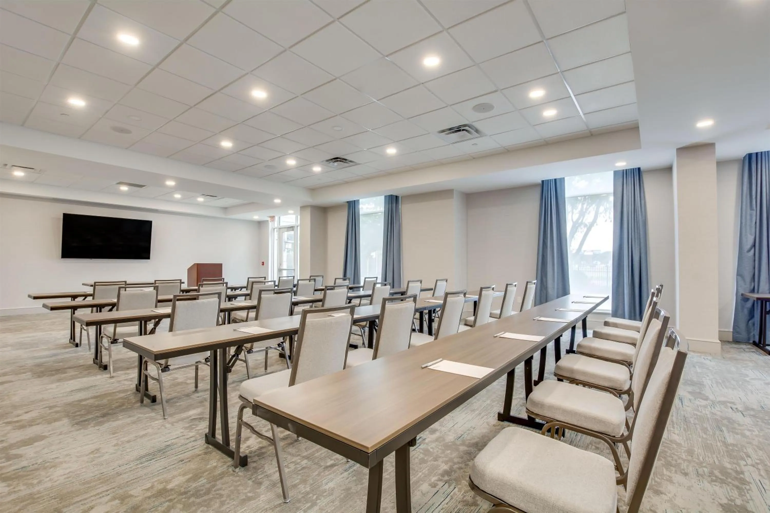 Meeting/conference room in Hilton Garden Inn Louisville Airport
