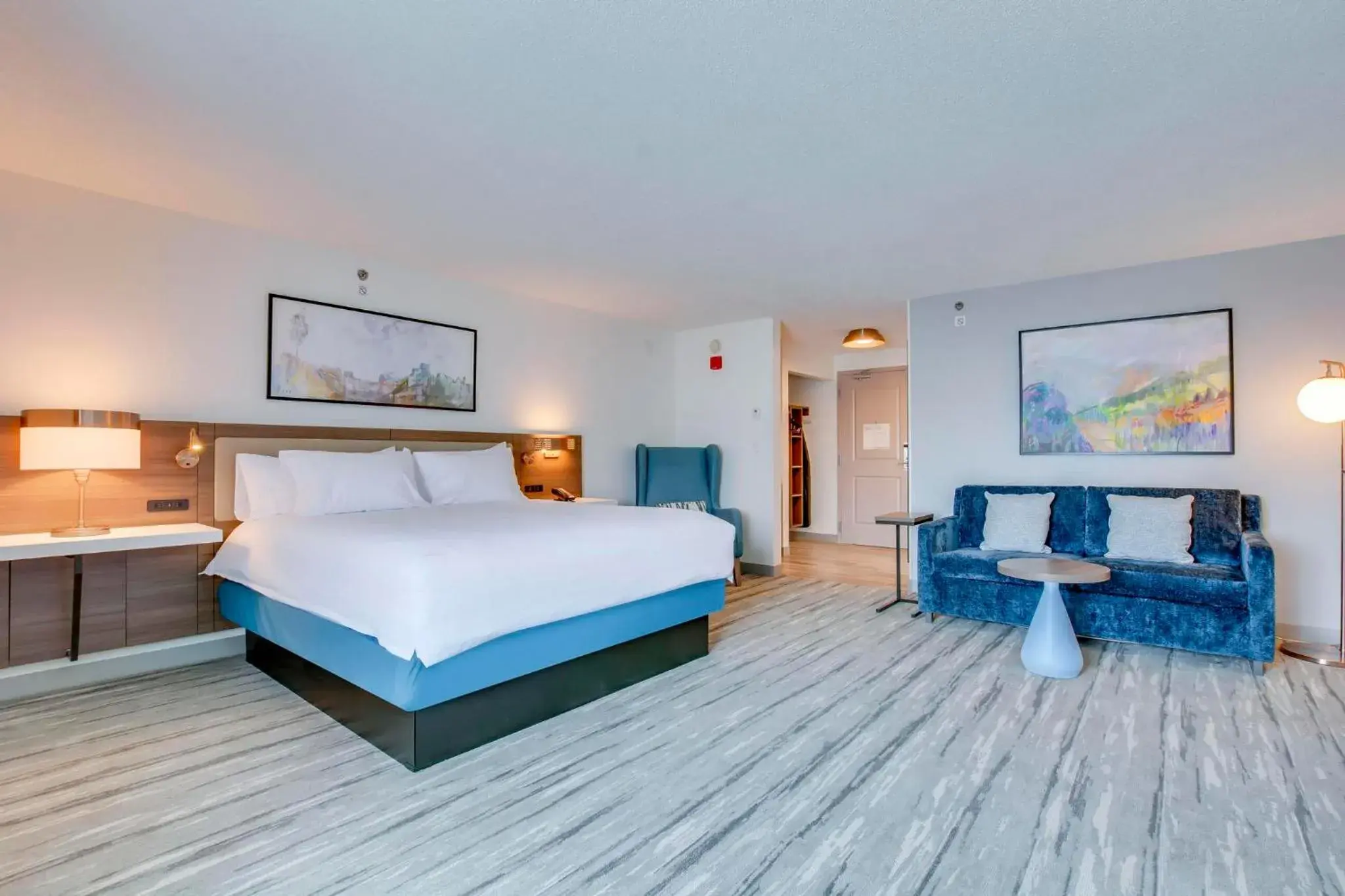 Deluxe King Room with Sofa Bed in Hilton Garden Inn Louisville Airport Deluxe King Room with Sofa Bed in Hilton Garden Inn Louisville Airport