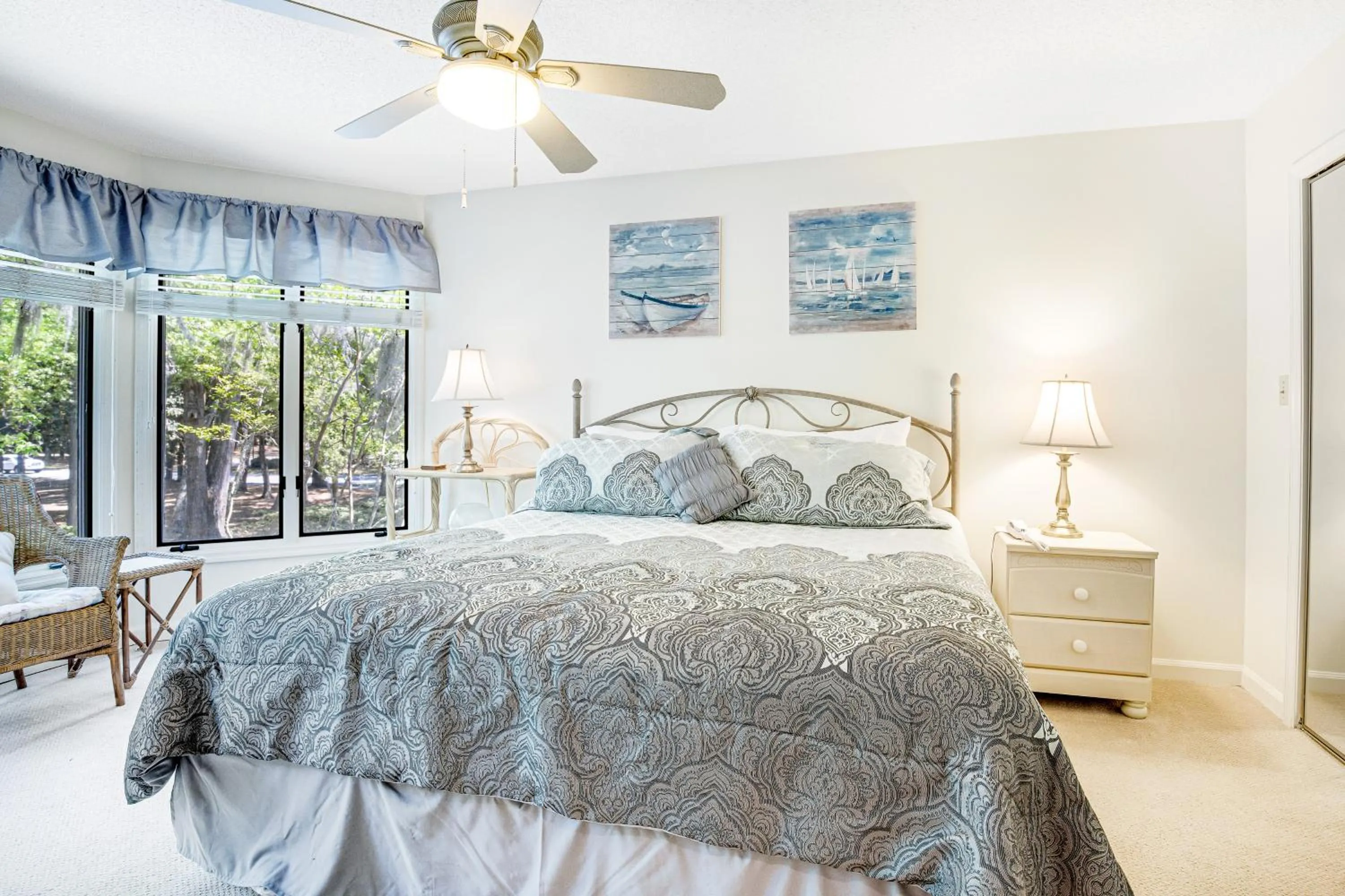 Bed in Turtle Cove 5552