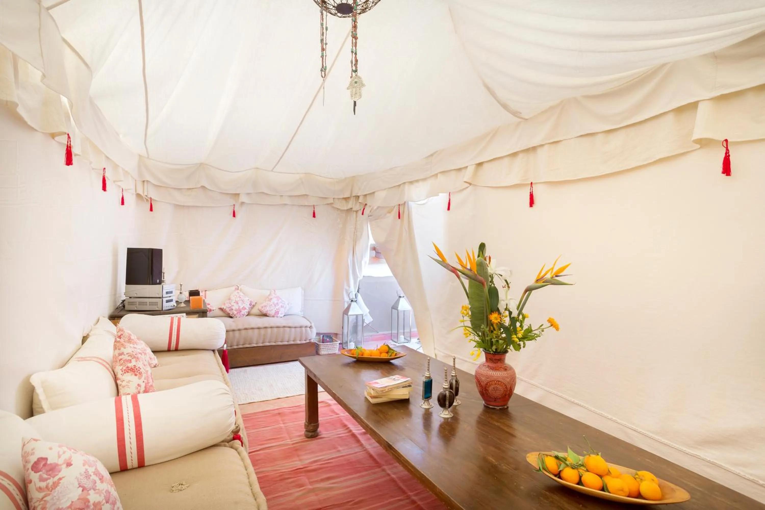 Balcony/Terrace, Bed in Riad Swaka