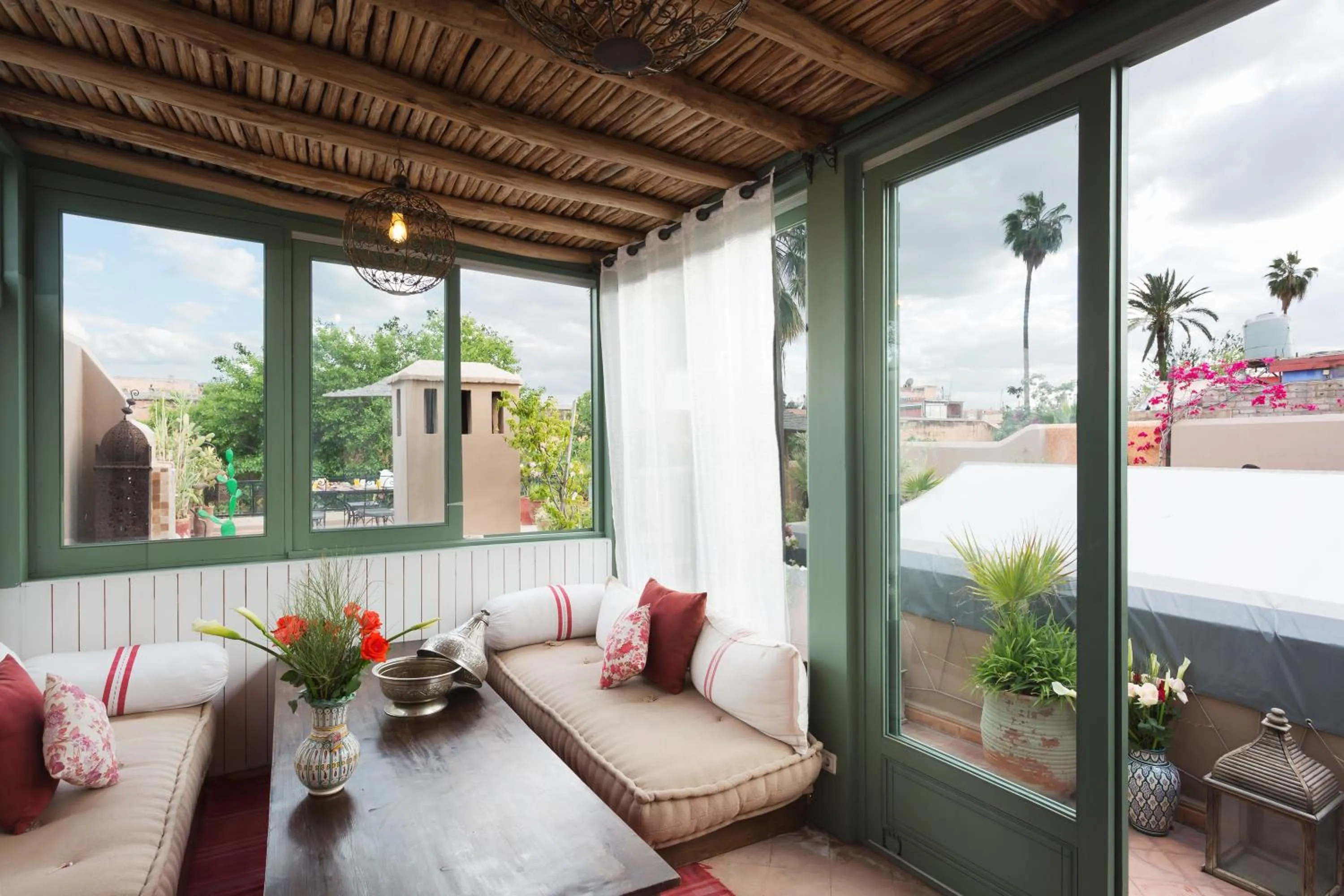 Restaurant/places to eat in Riad Swaka