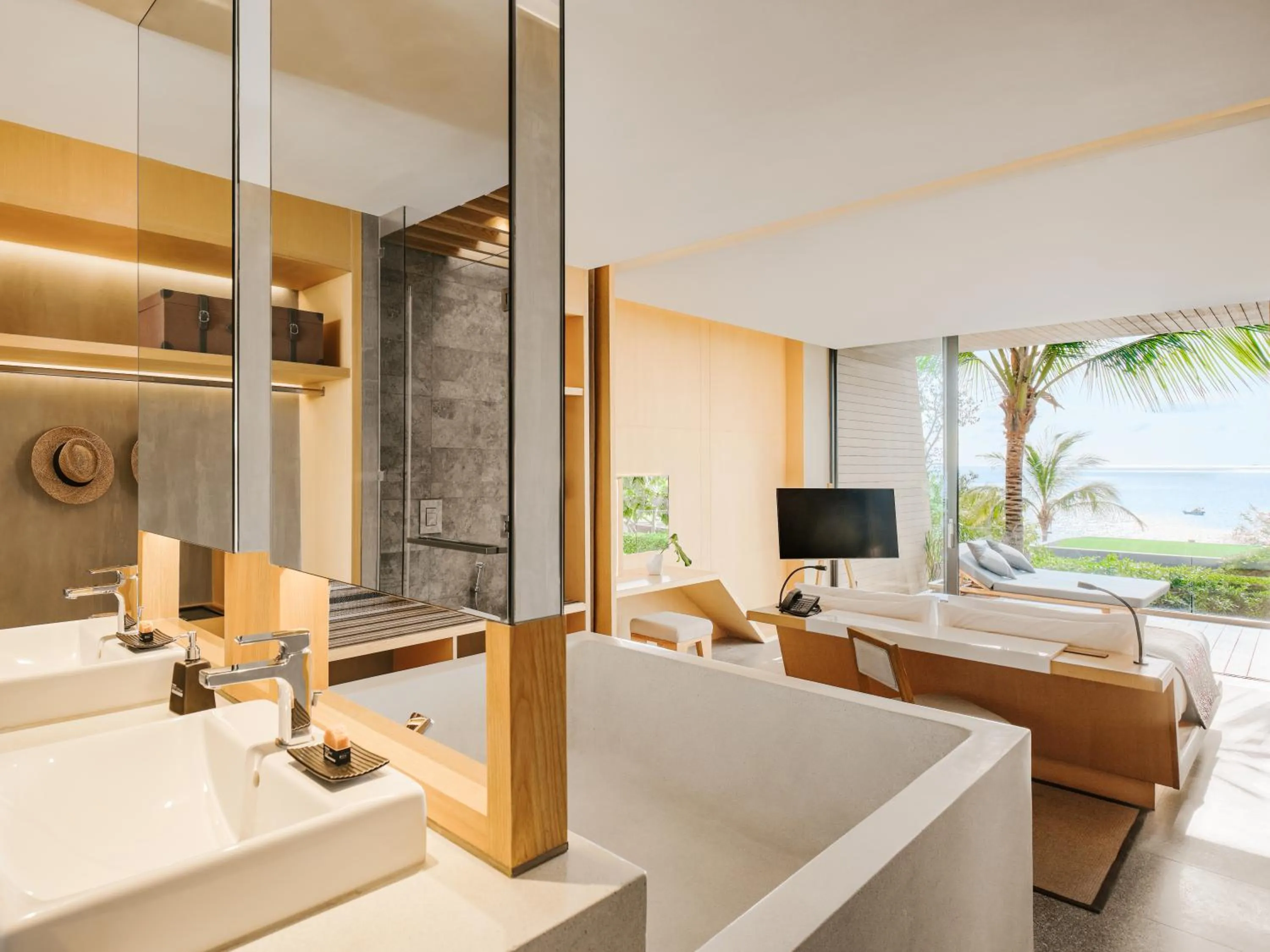 Bathroom, Bed in MASON