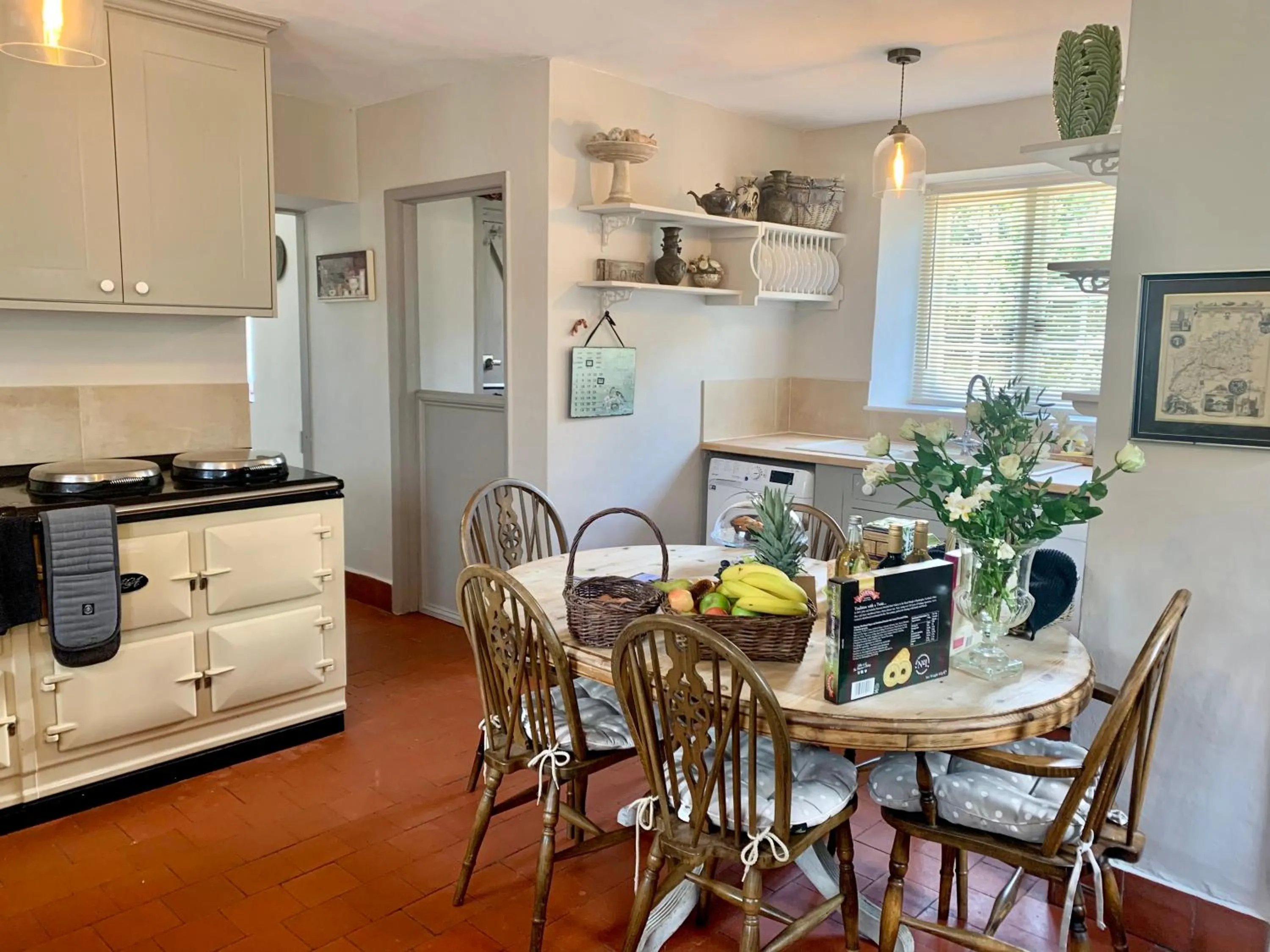 Kitchen or kitchenette in Buscot Manor