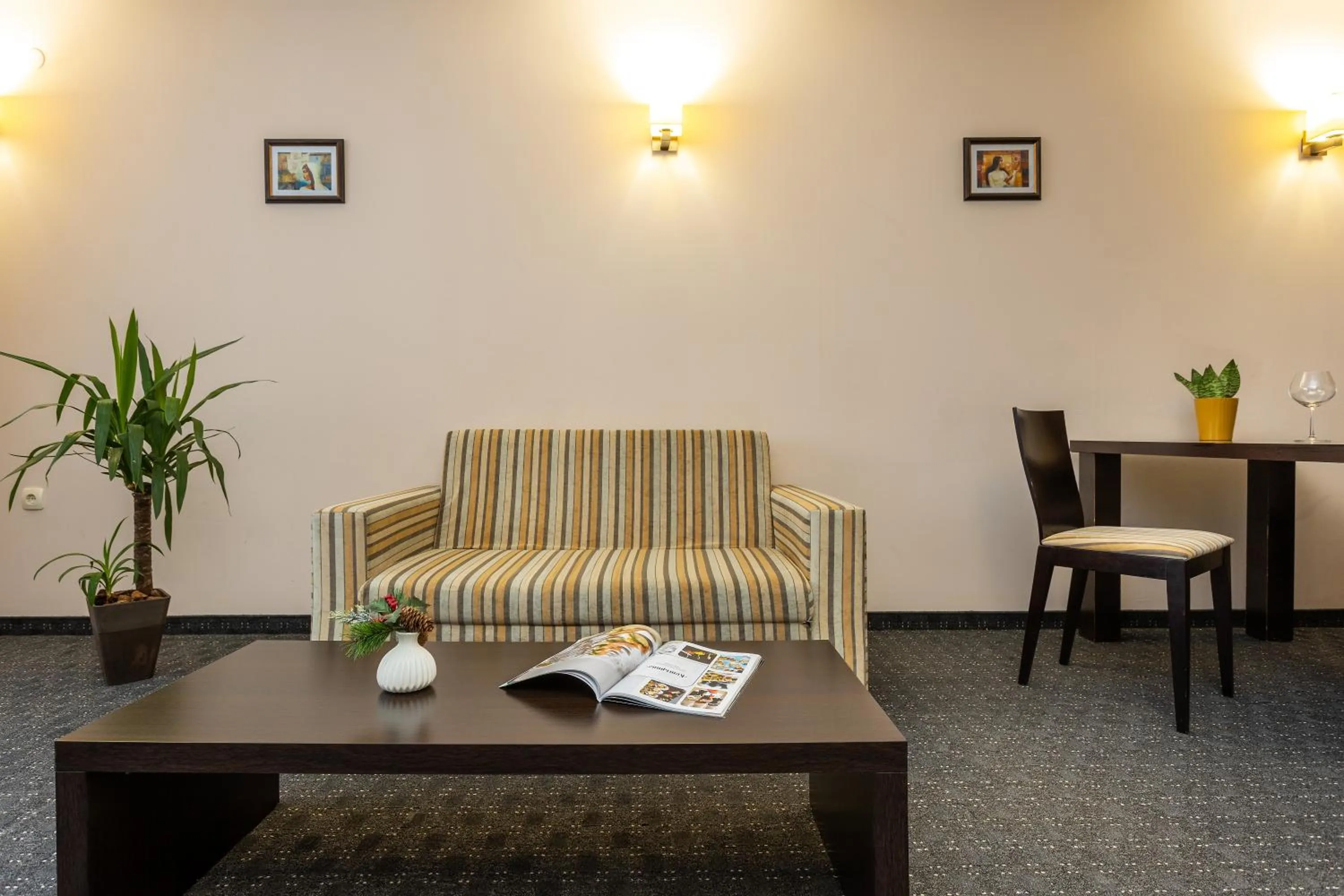 Living room in Hotel Mursalitsa by HMG - Half board