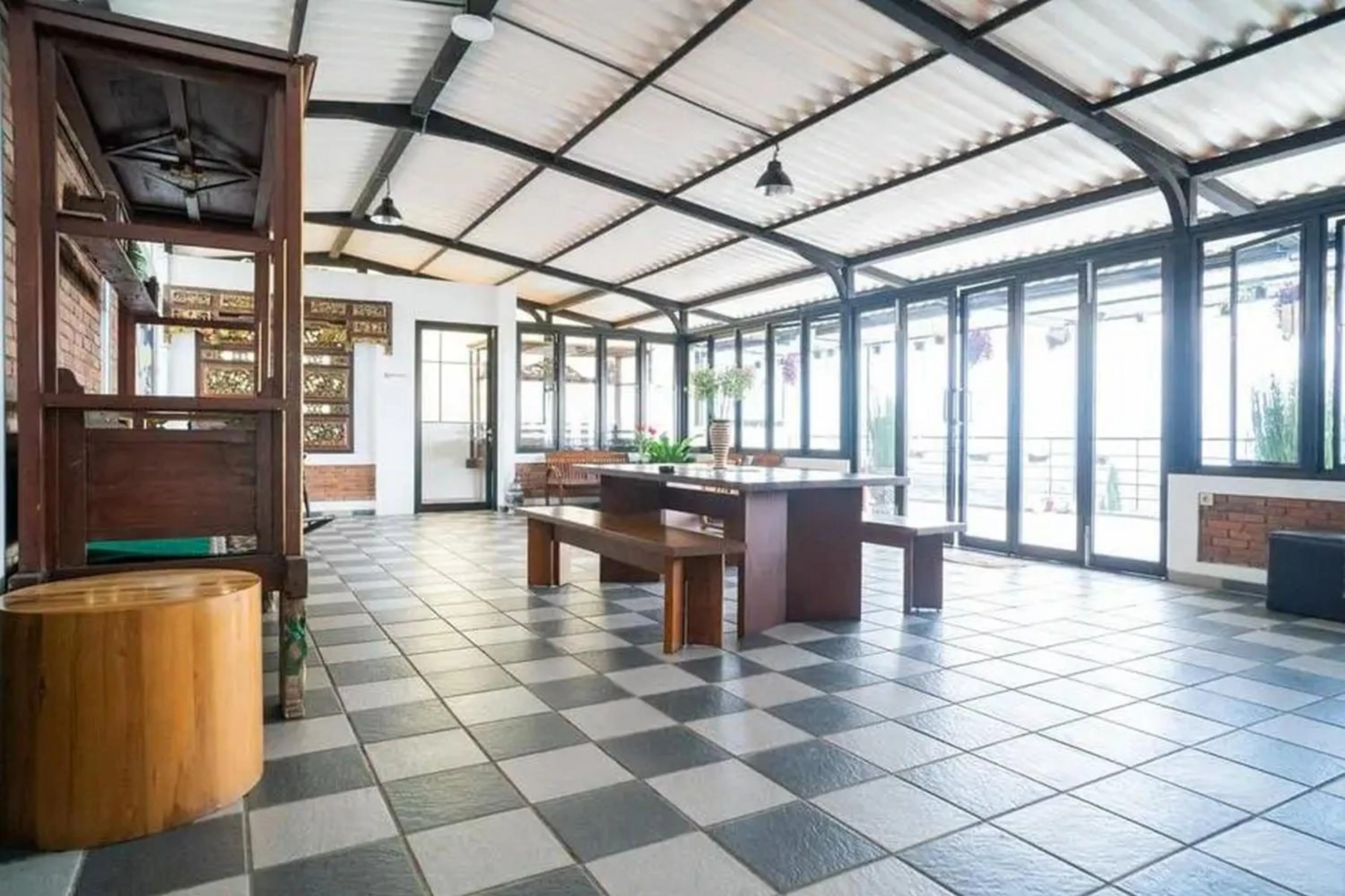 Property building in Urbanview Hotel Omah Anin Batu by RedDoorz