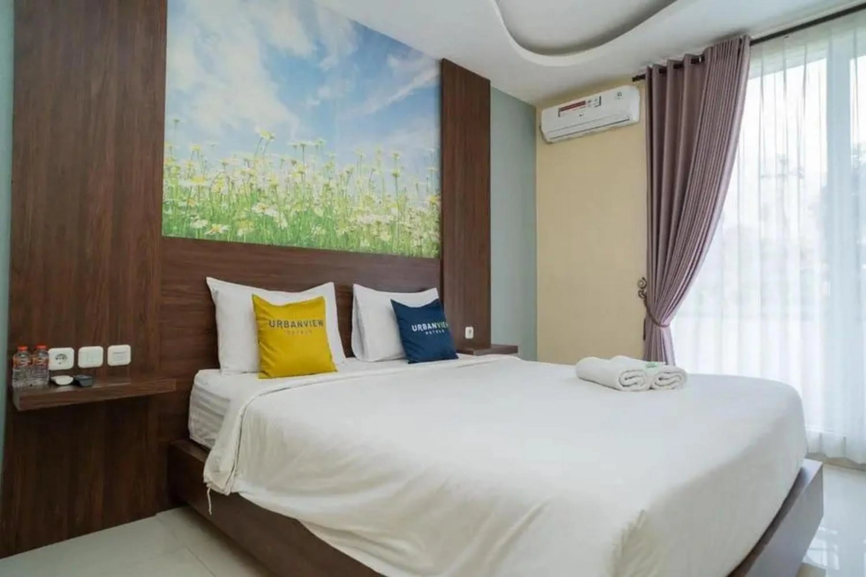 Bed in Urbanview Hotel Omah Anin Batu by RedDoorz