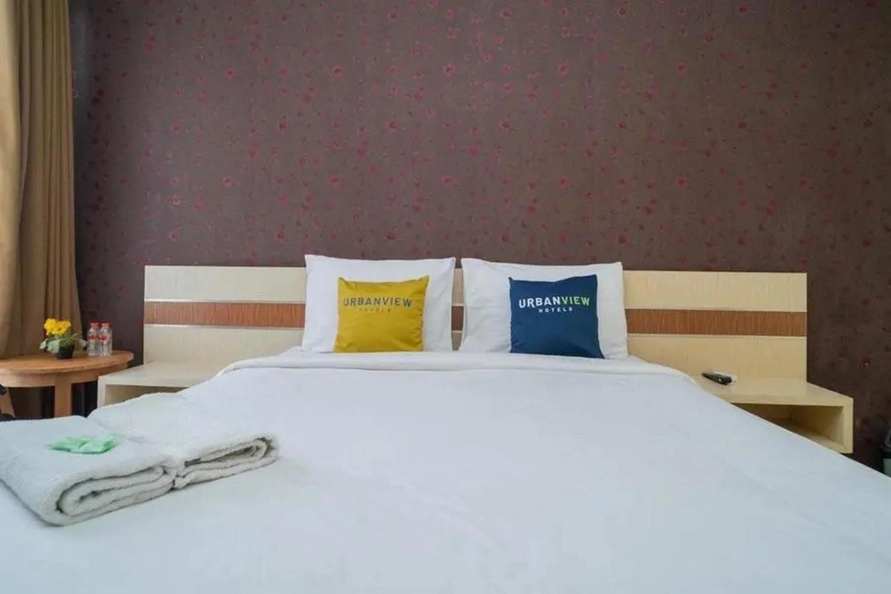 Bed in Urbanview Hotel Omah Anin Batu by RedDoorz