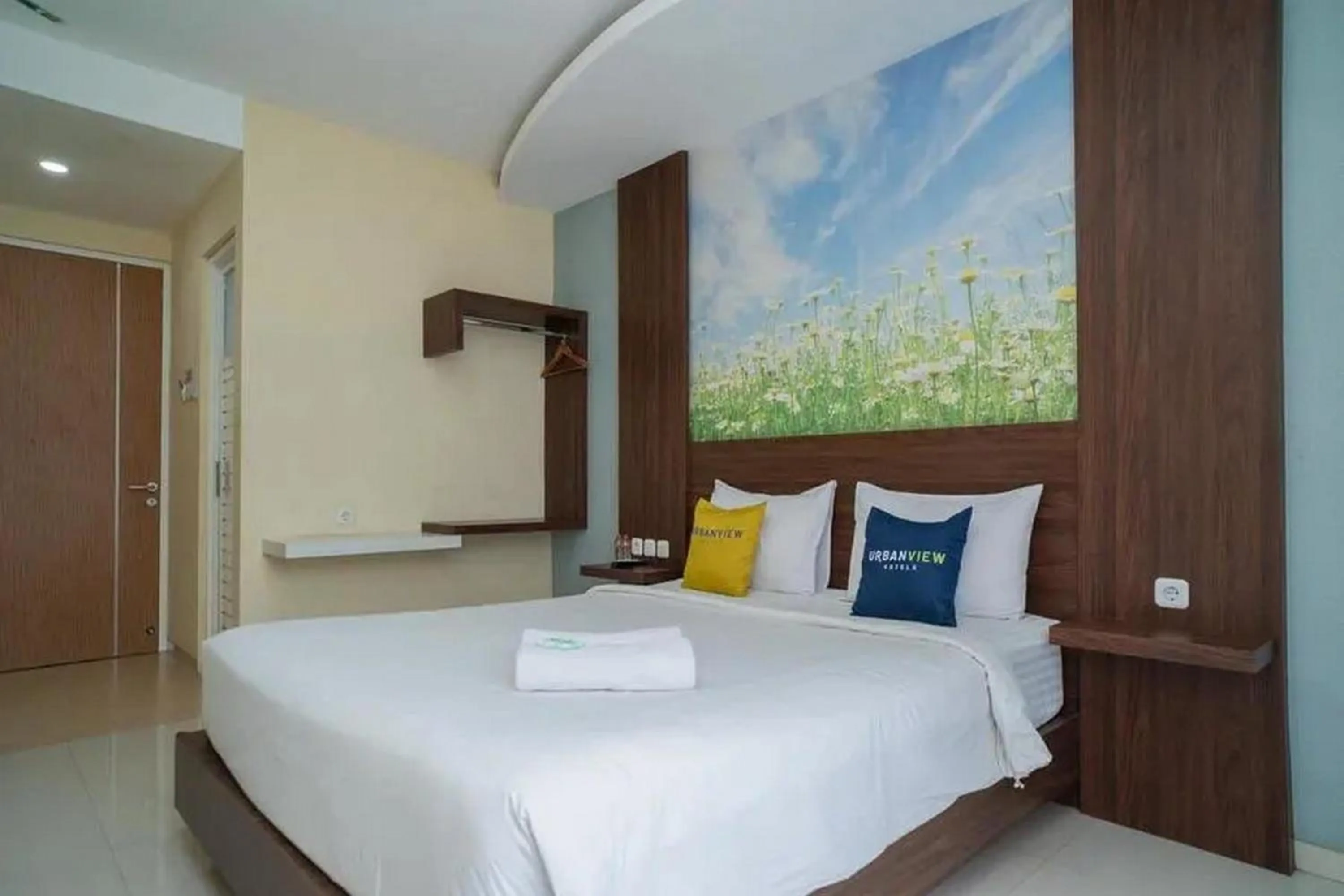 Bed in Urbanview Hotel Omah Anin Batu by RedDoorz