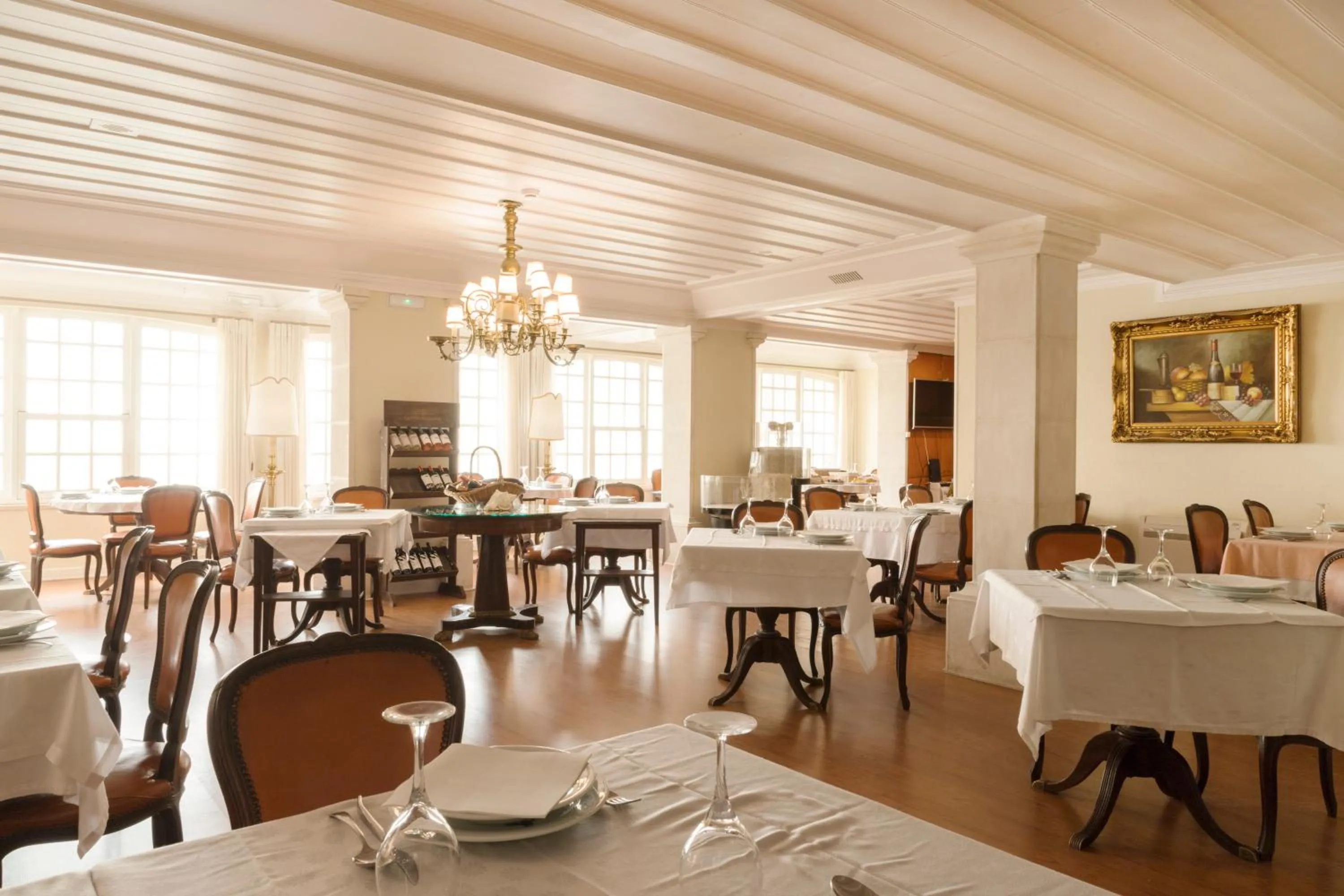 Restaurant/places to eat in Hotel Joao Padeiro