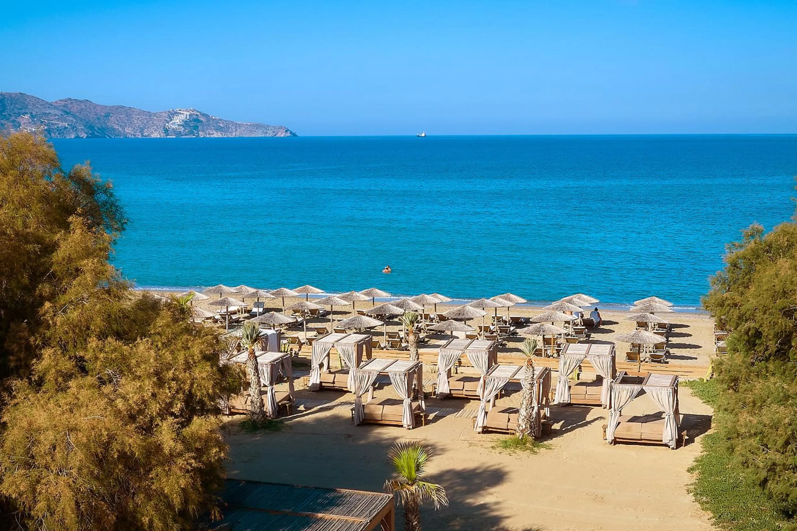 Beach in Sentido Amounda Bay
