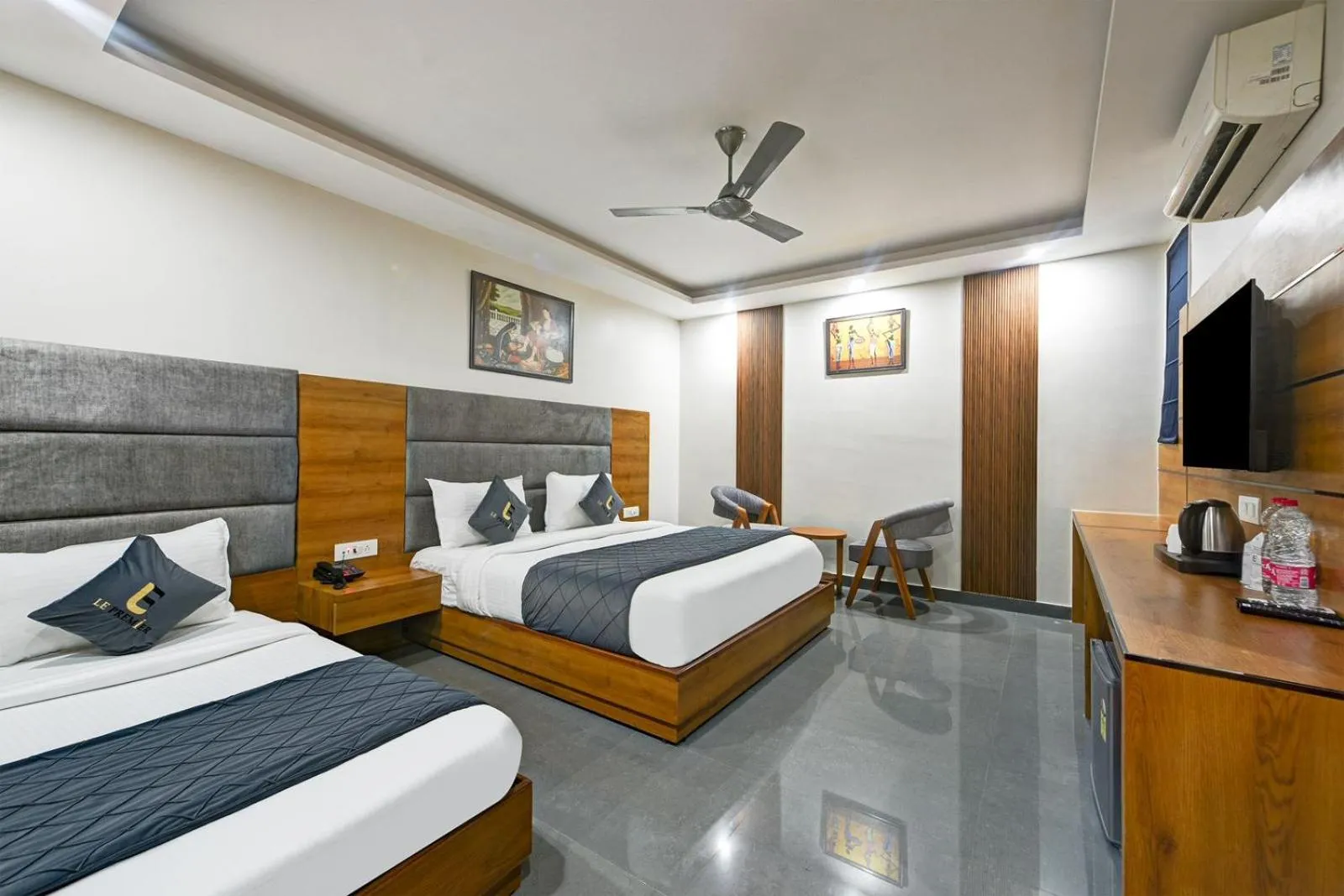 View (from property/room), Bed in Kelvish Hotel- Delhi Airport