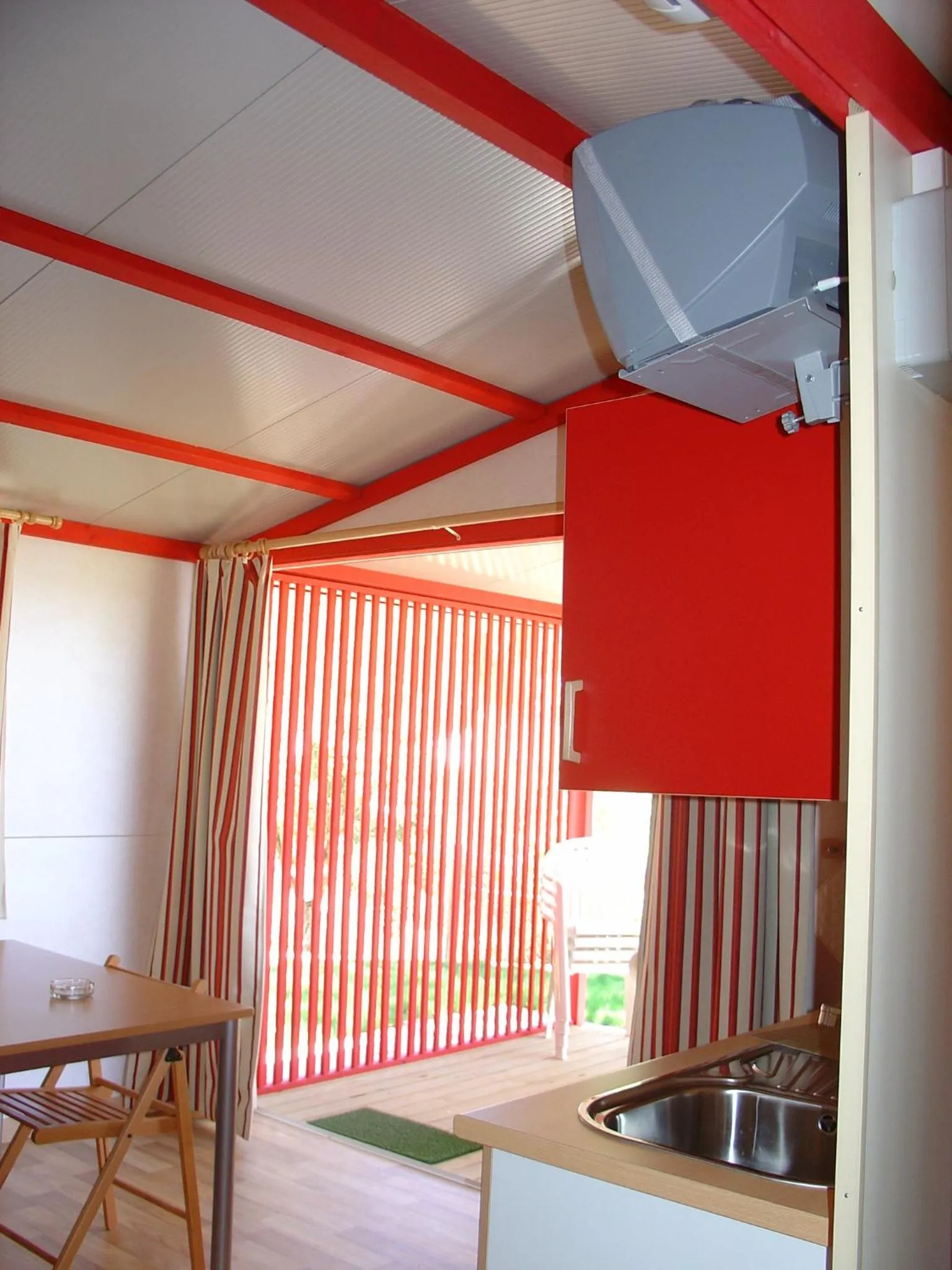 Kitchen or kitchenette in Parque de Campismo Orbitur Montargil