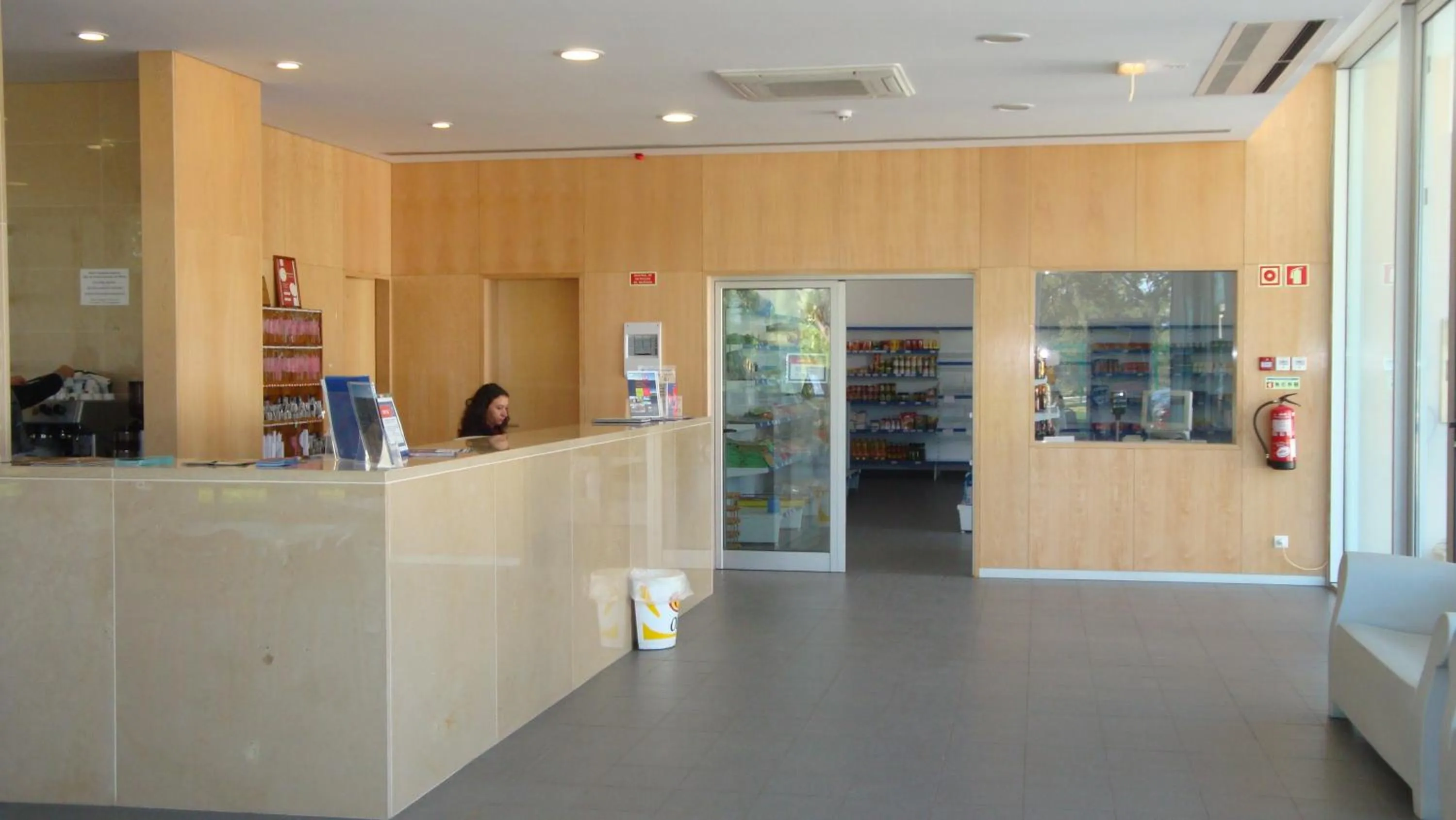 Lobby or reception in Parque de Campismo Orbitur Montargil