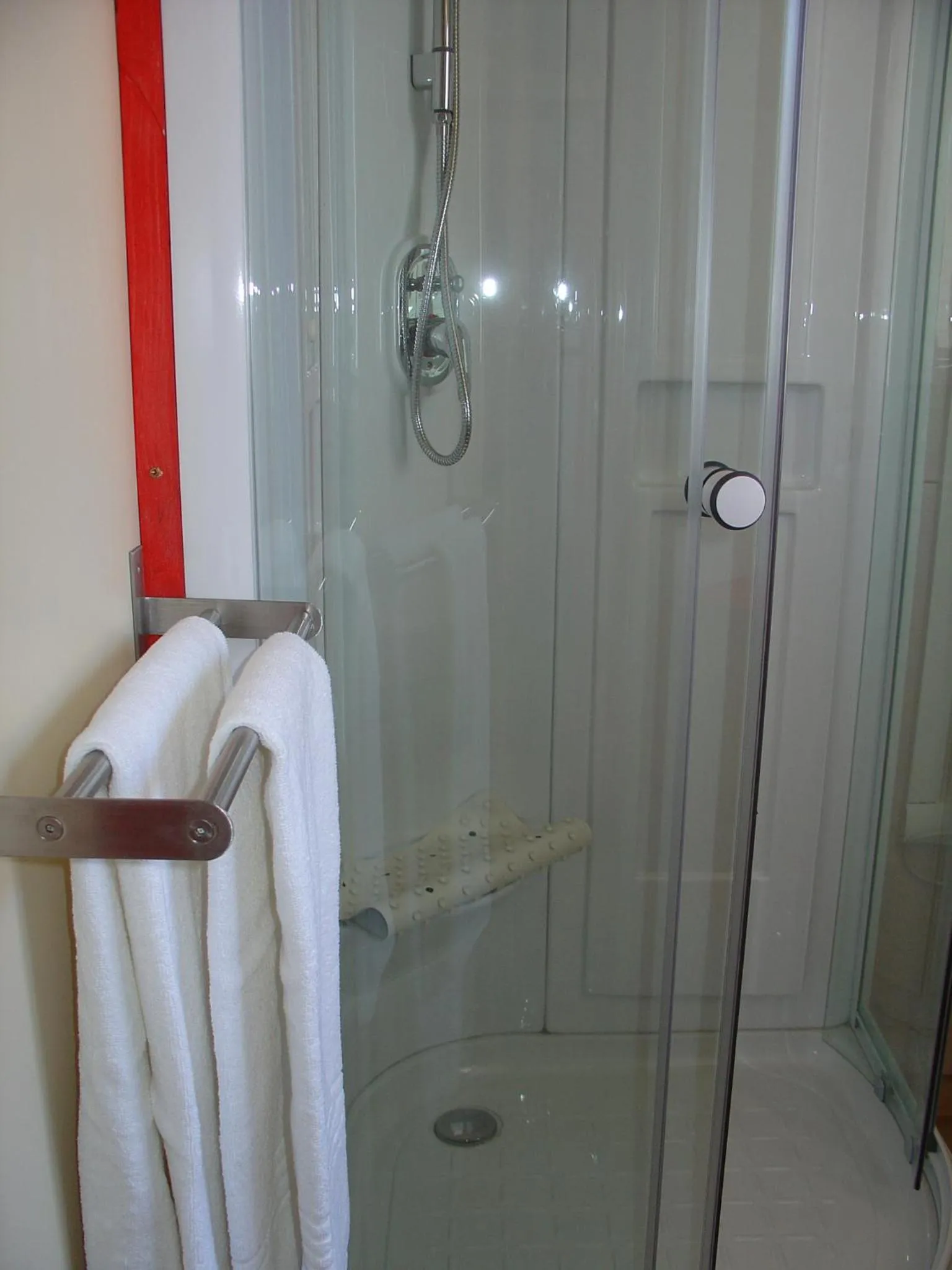 Bathroom in Parque de Campismo Orbitur Montargil