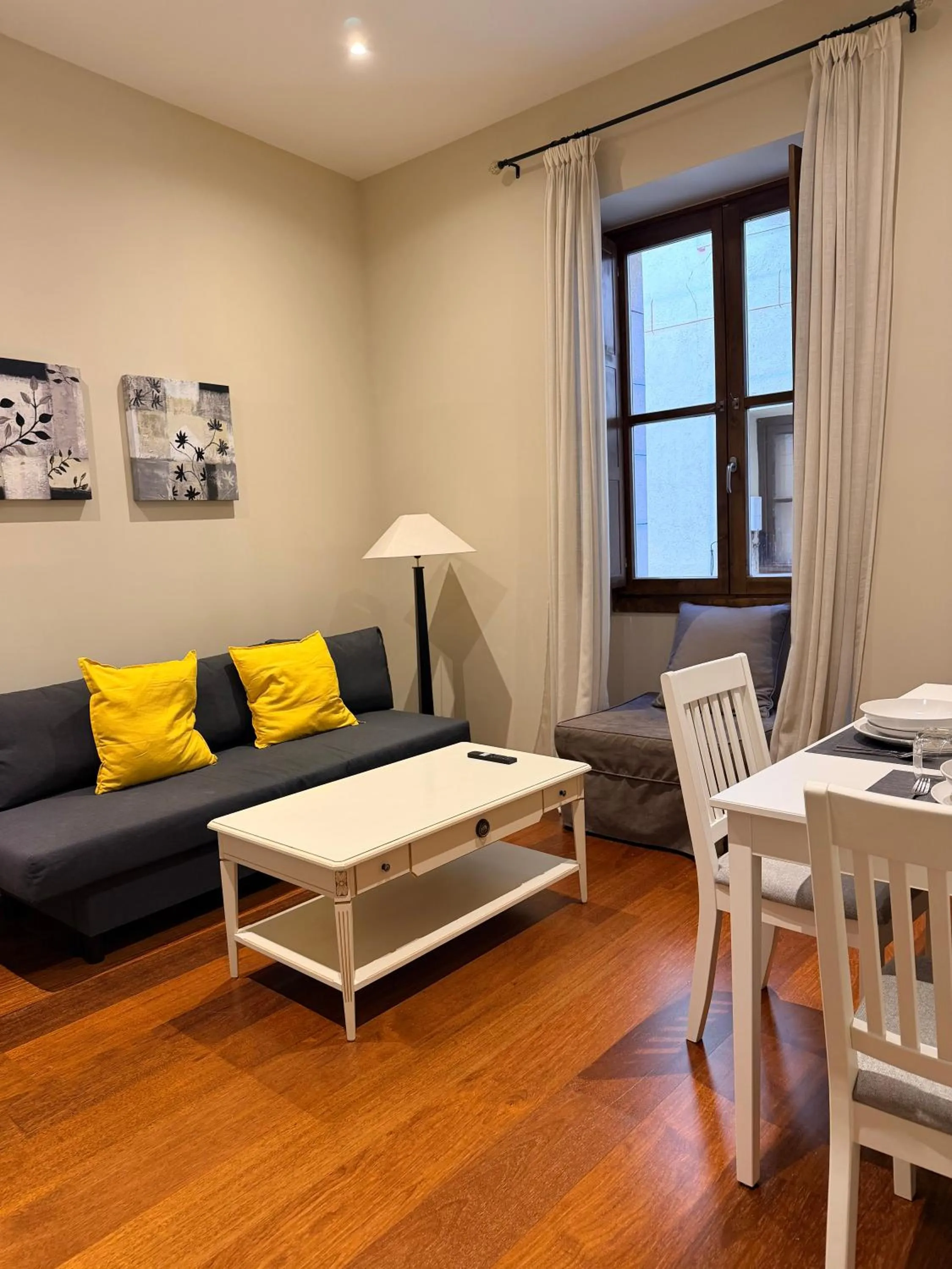 Living room in Smartmonki Sinagoga Entre la Catedral y Zocodover