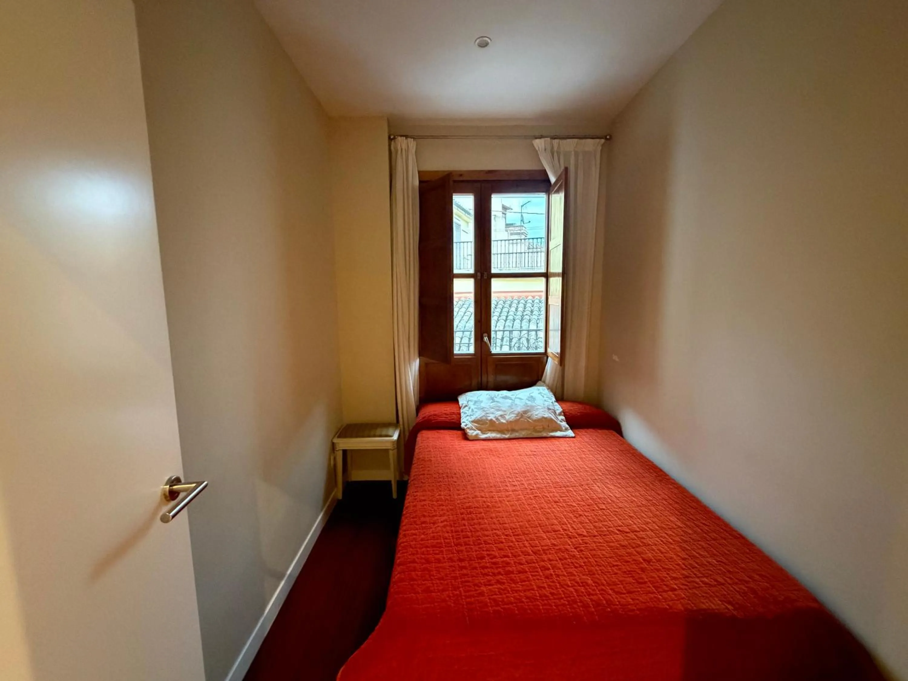 Bed in Smartmonki Sinagoga Entre la Catedral y Zocodover