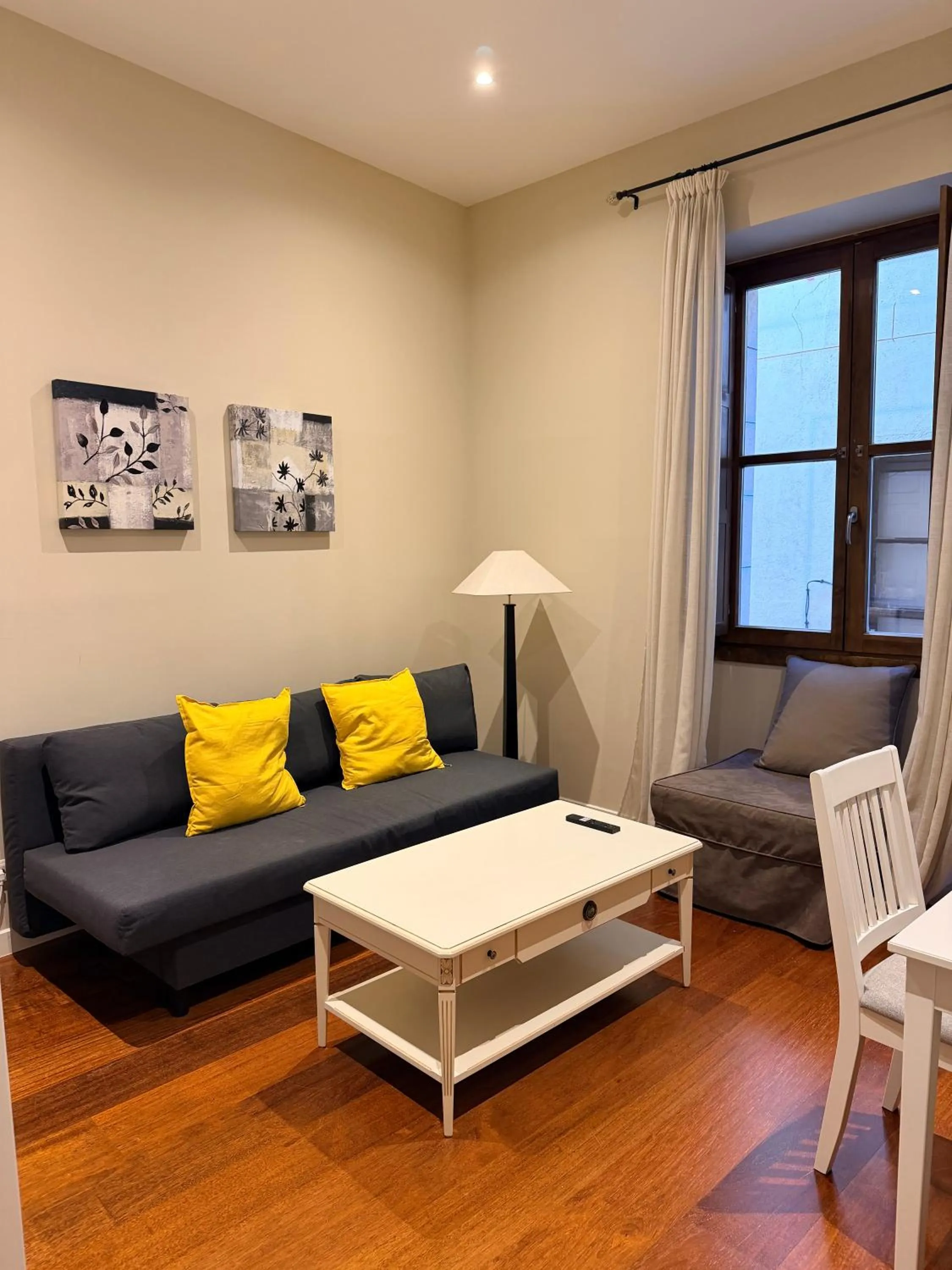 Living room in Smartmonki Sinagoga Entre la Catedral y Zocodover