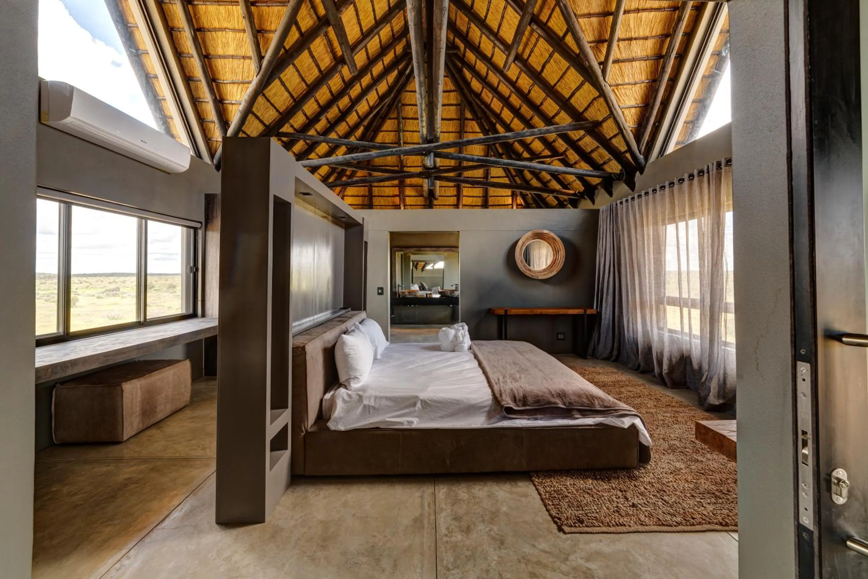 Photo of the whole room, Bed in Naankuse Lodge