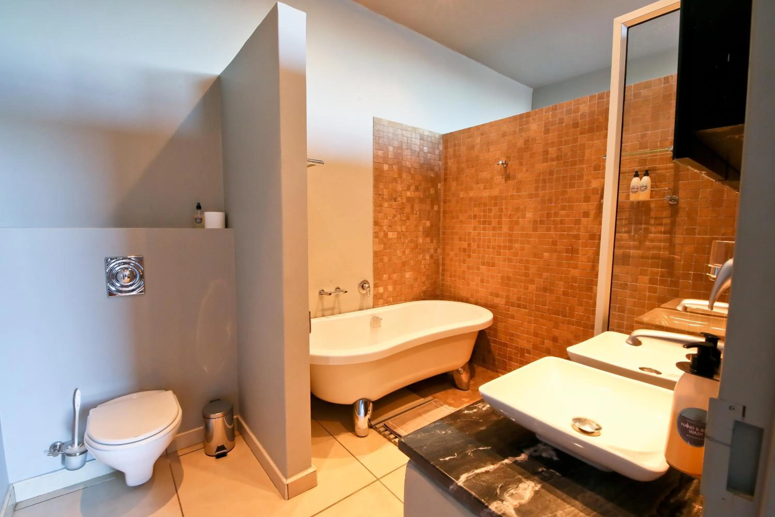 Bathroom in Naankuse Lodge