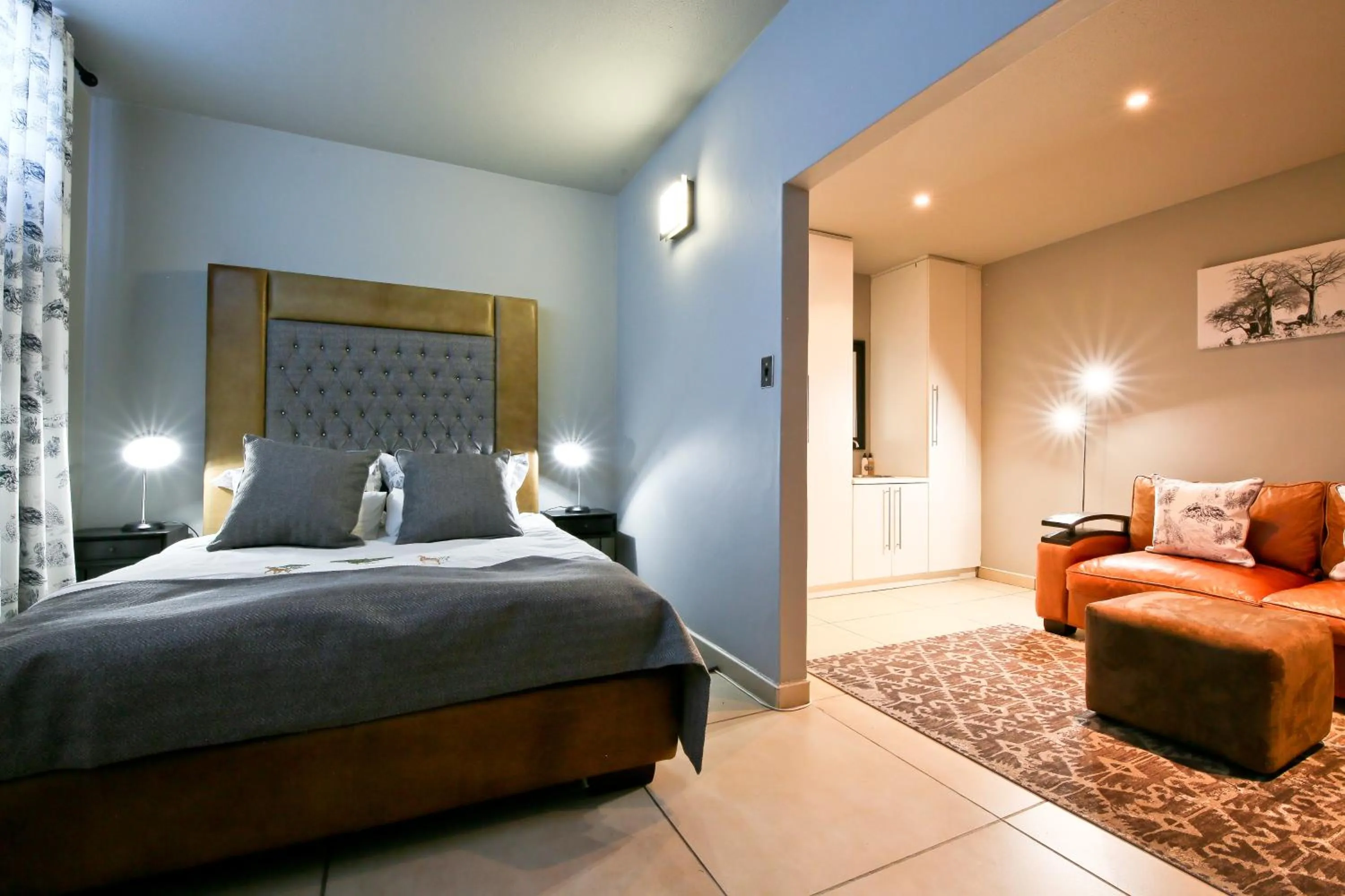 Photo of the whole room, Bed in Naankuse Lodge