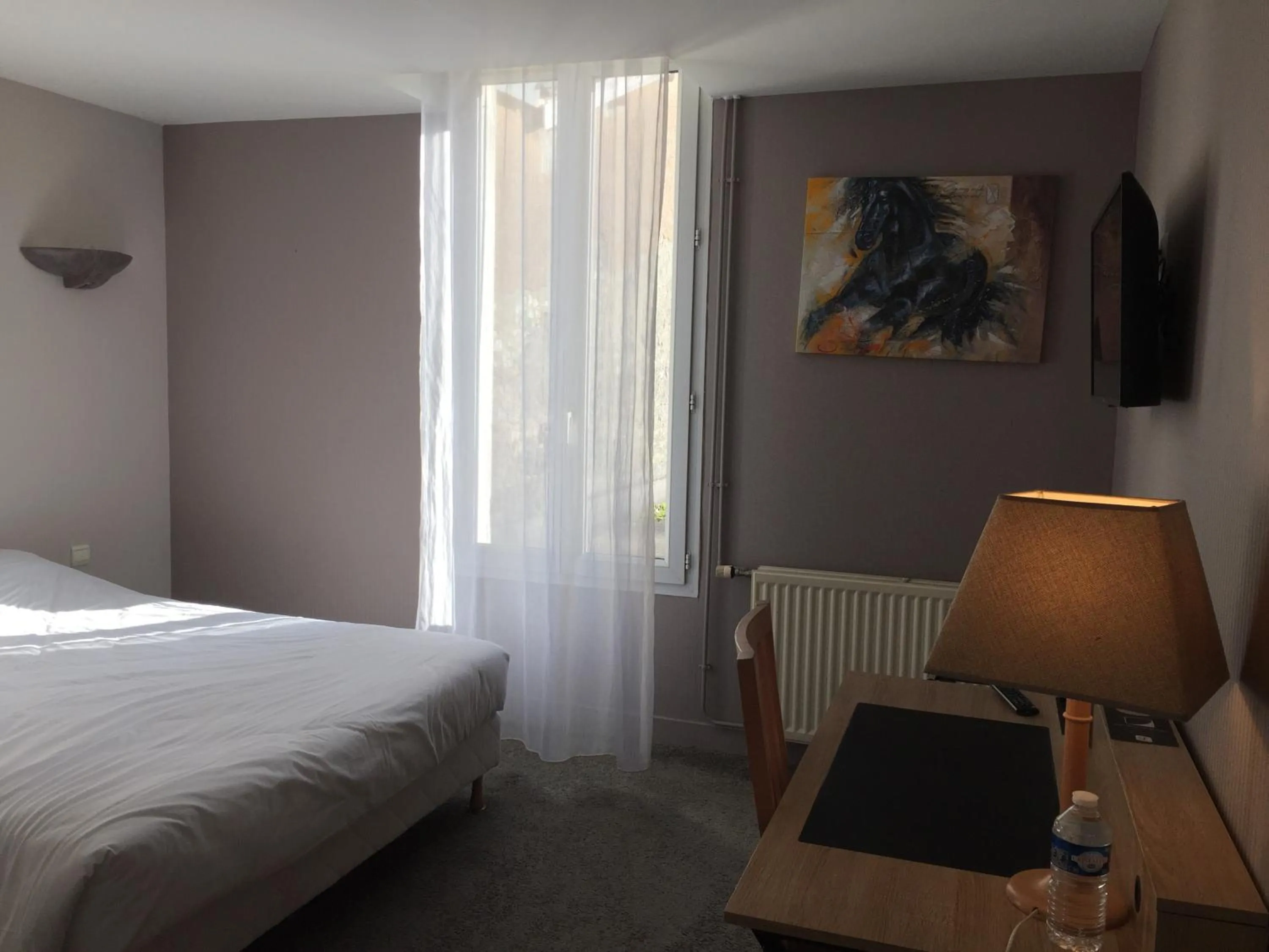 Bed in Hôtel Restaurant La Boule d'Or