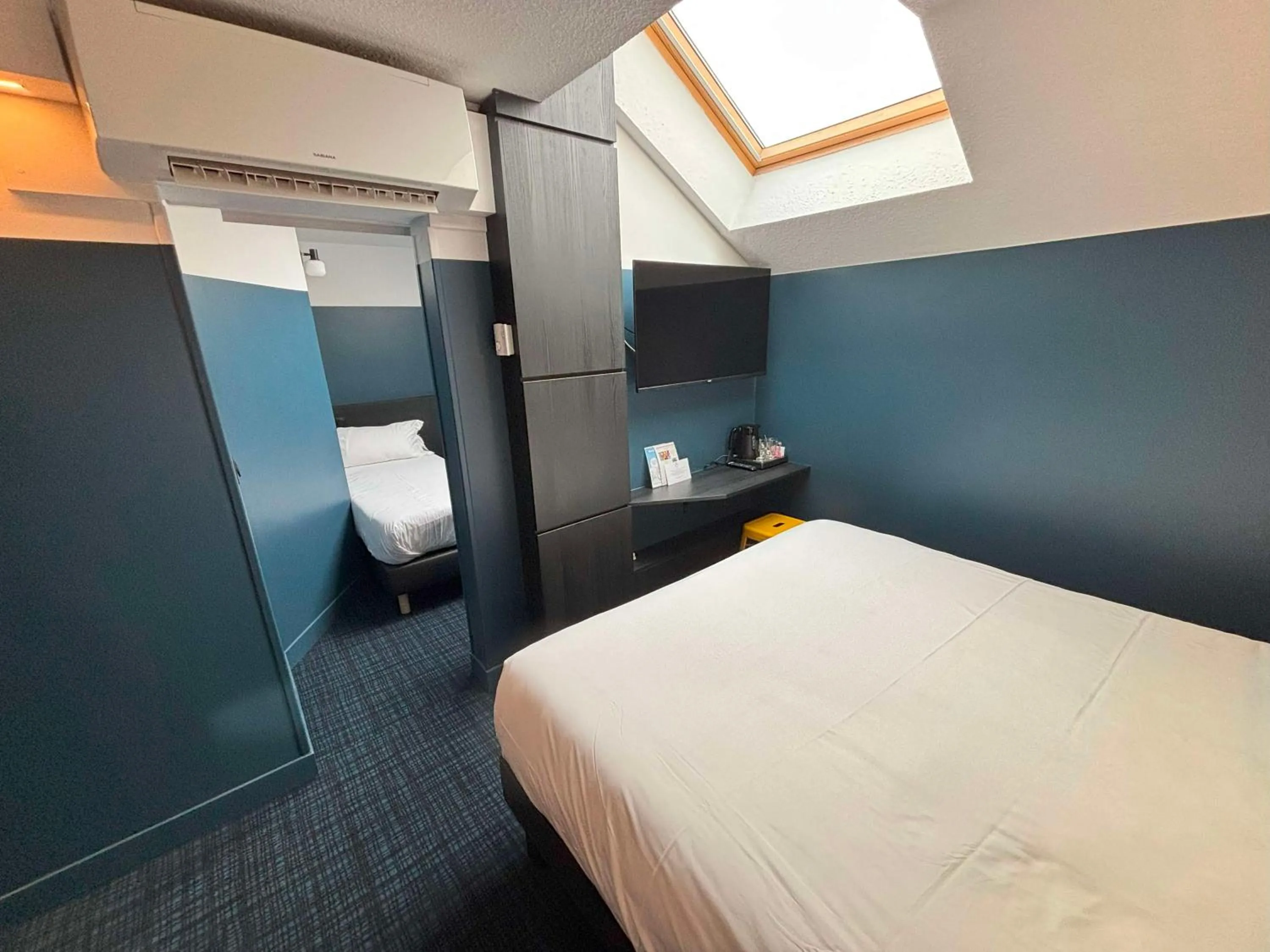 Bedroom, Bed in Sure Hotel by Best Western Annecy