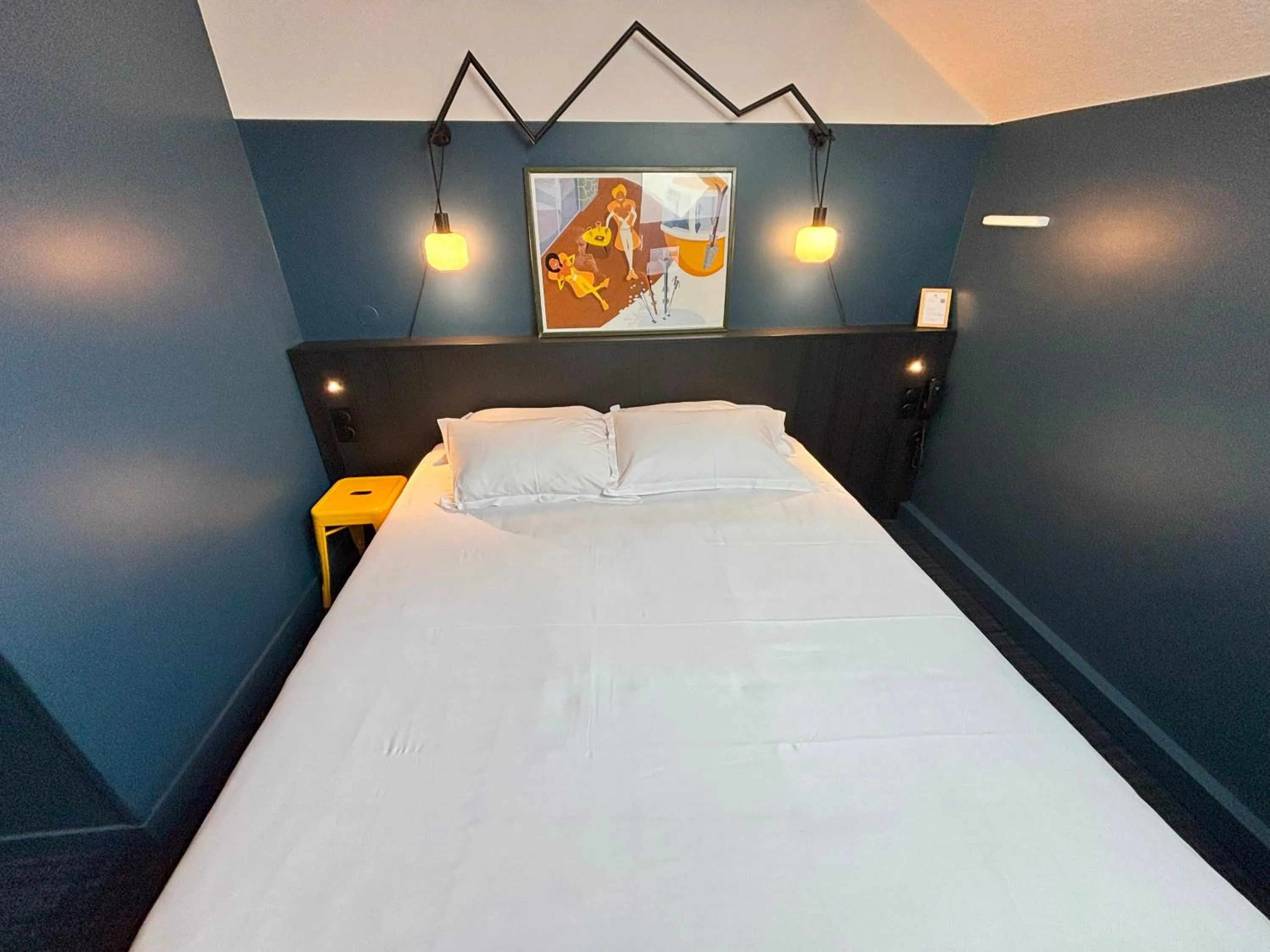 Bedroom, Bed in Sure Hotel by Best Western Annecy