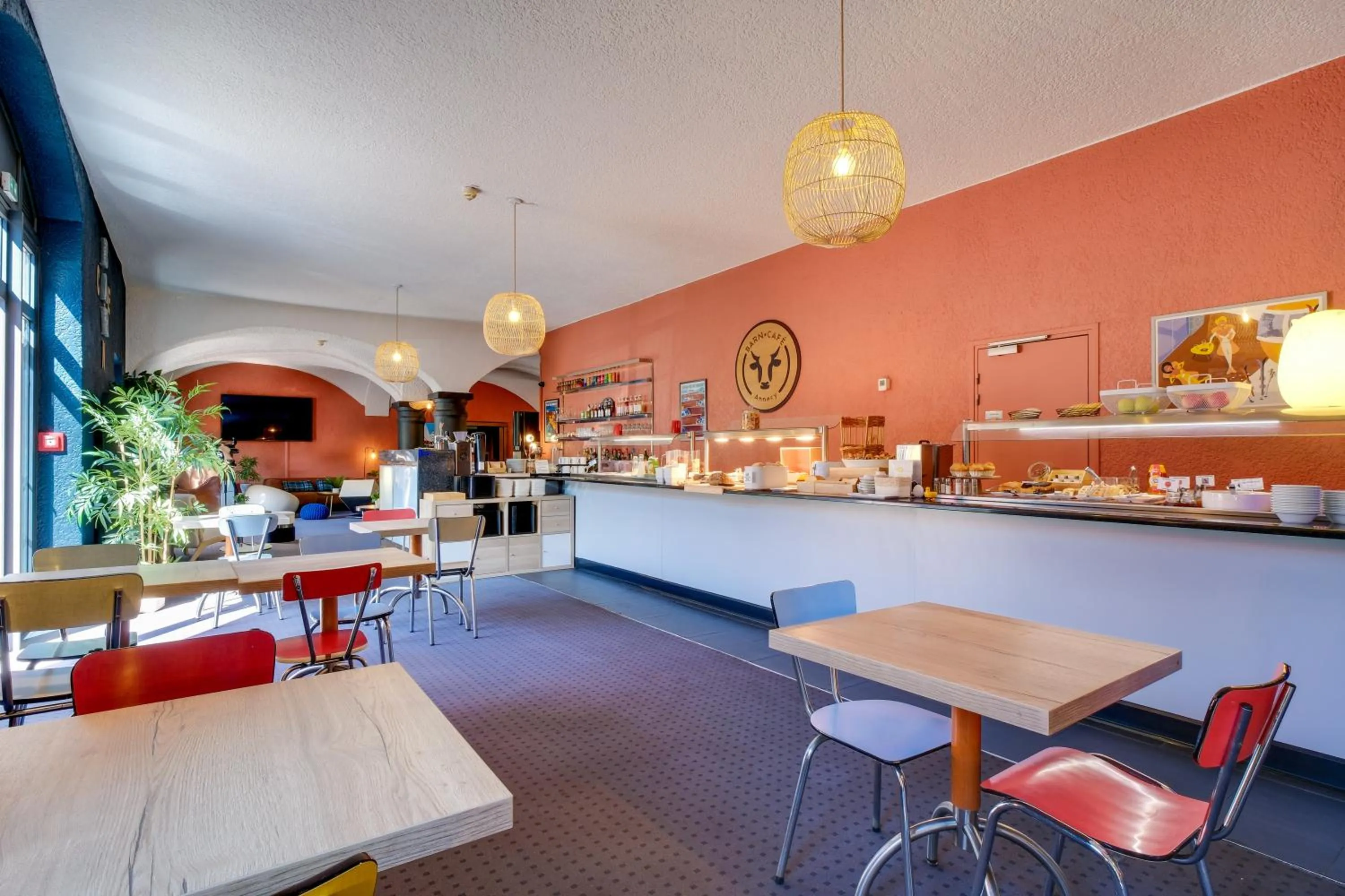 Restaurant/places to eat in Sure Hotel by Best Western Annecy