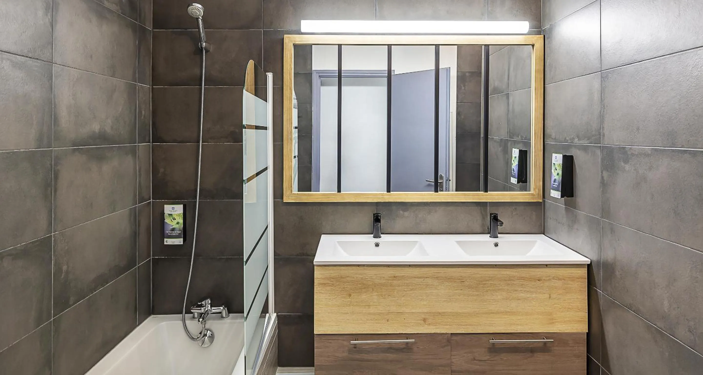 Bathroom in Sure Hotel by Best Western Annecy