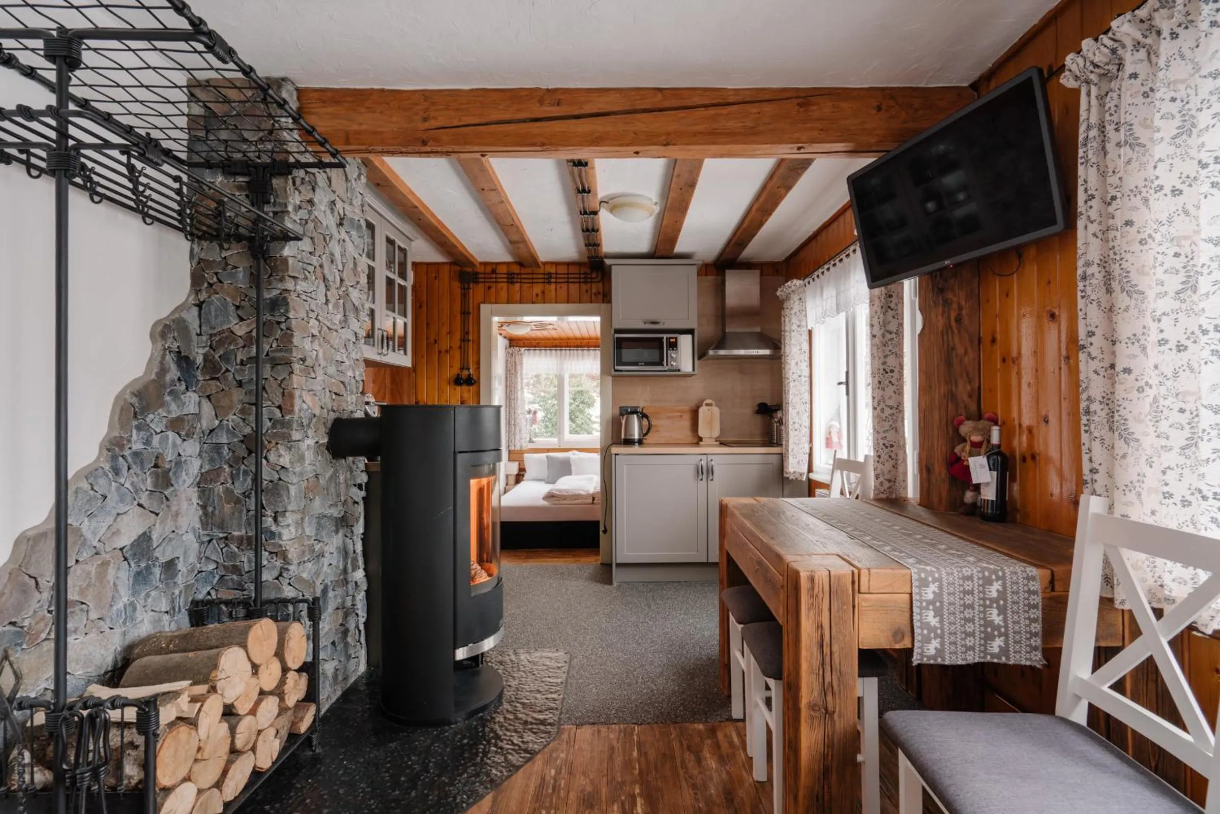 Kitchen or kitchenette, Bed in Chaloupka na stráni