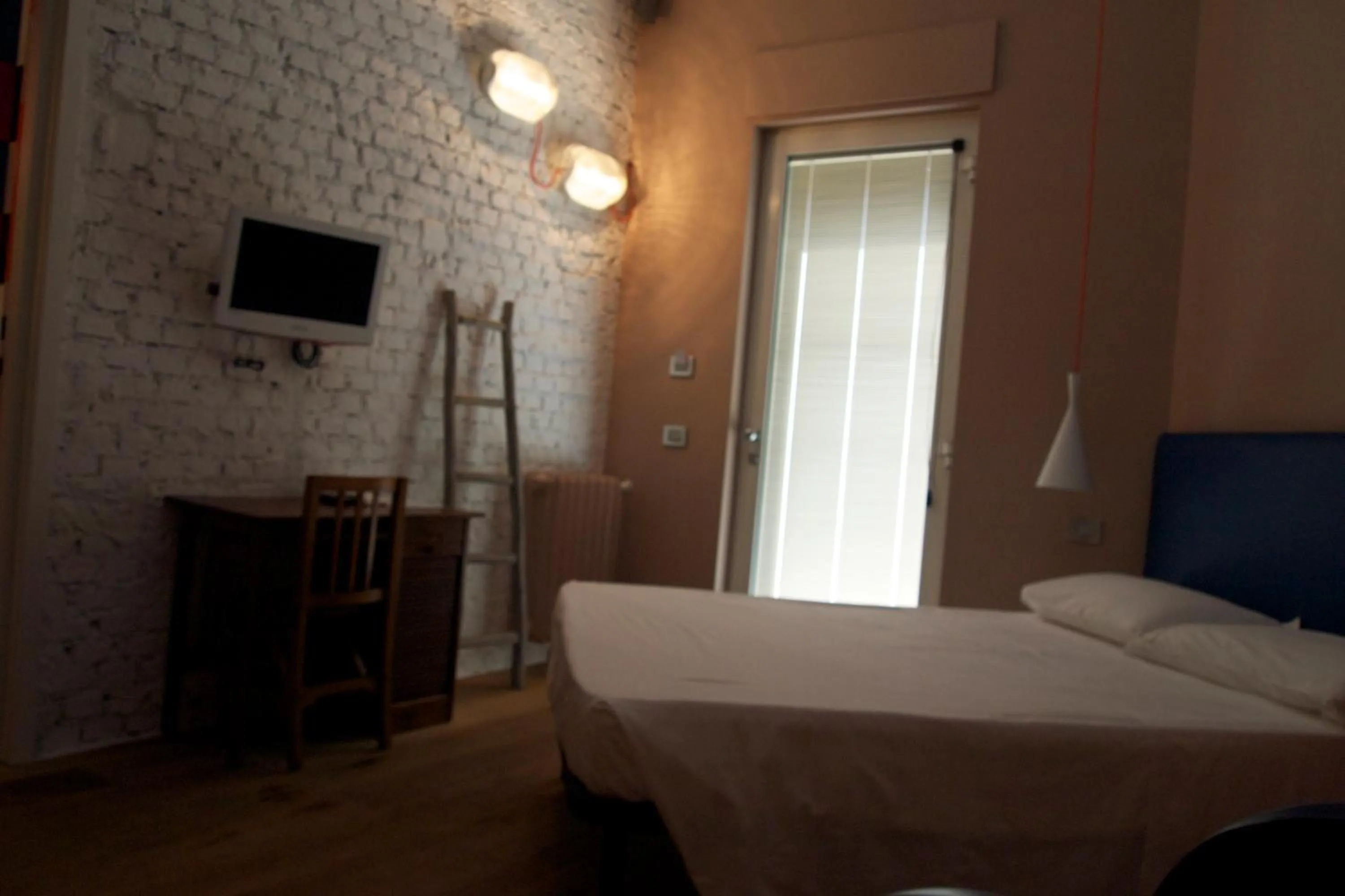 Bed in Rooms Via Diaz