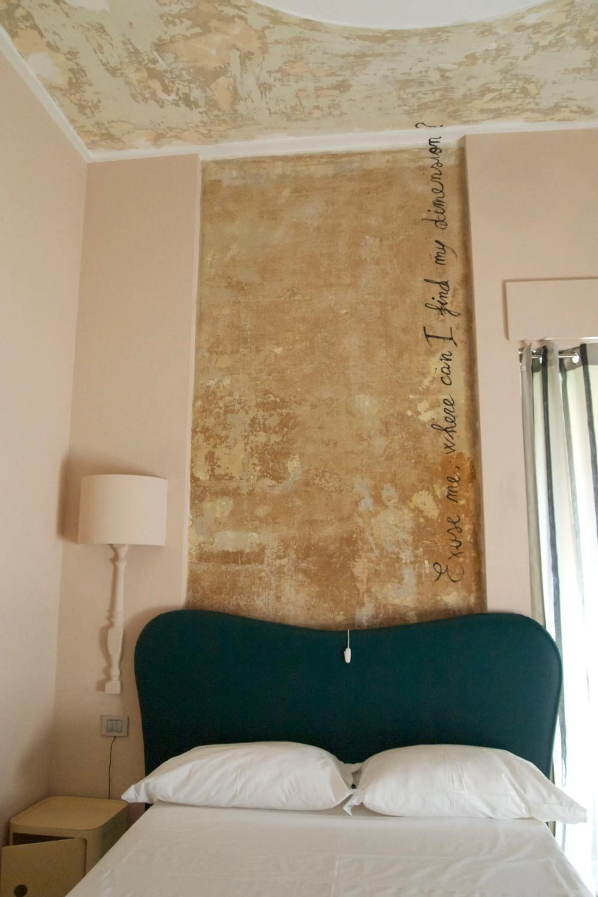 Bed in Rooms Via Diaz