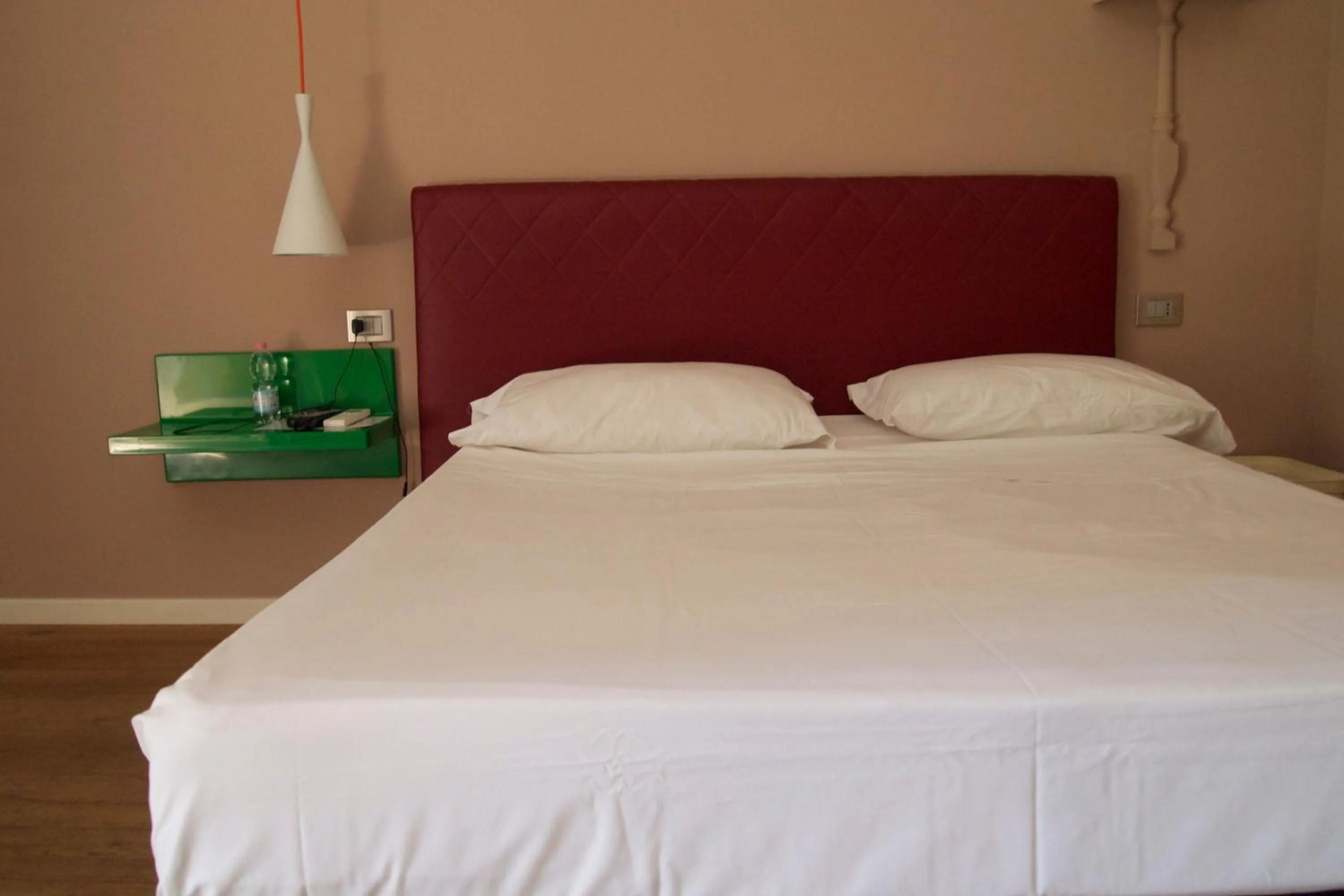 Bed in Rooms Via Diaz