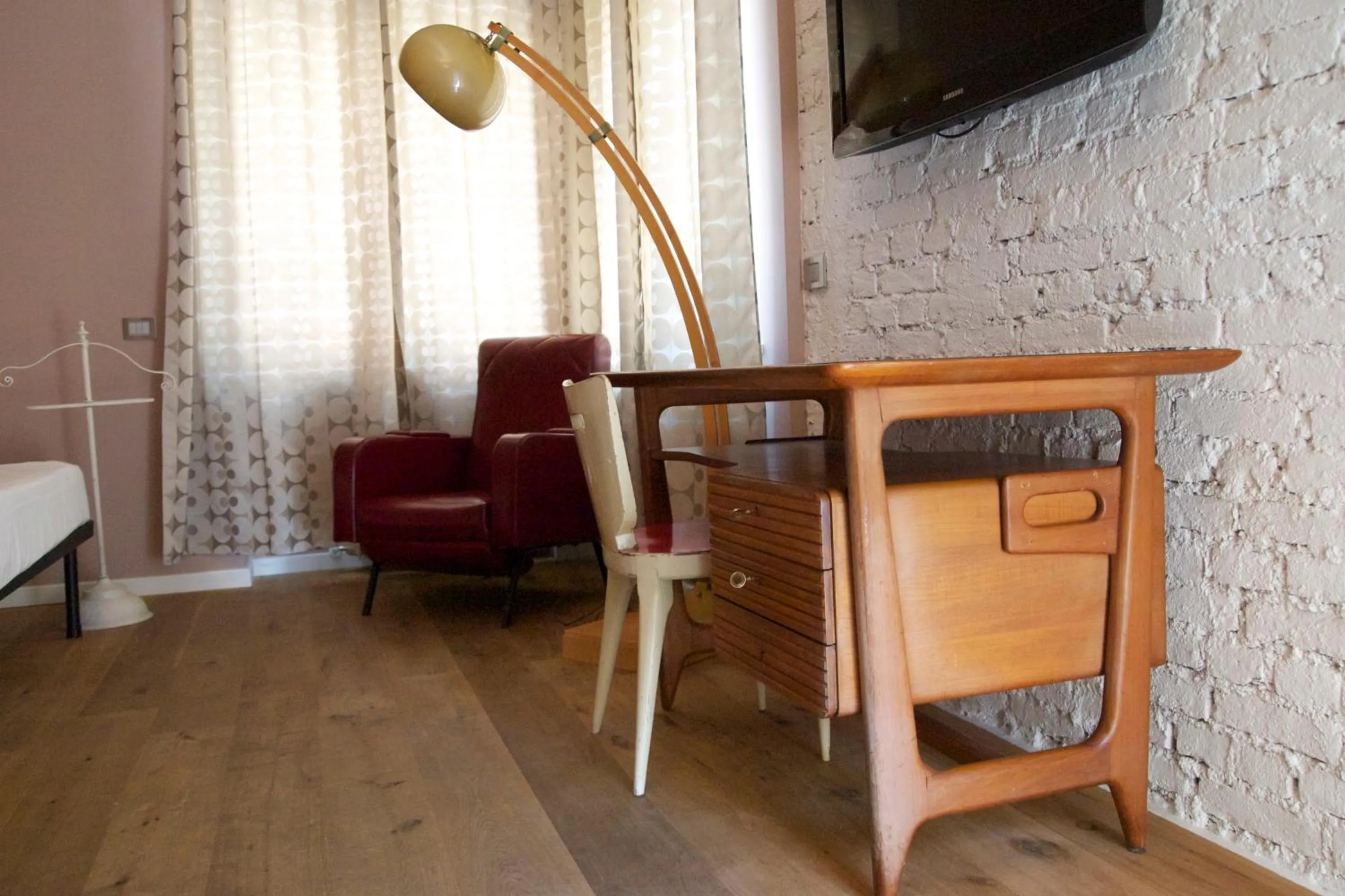 TV and multimedia in Rooms Via Diaz