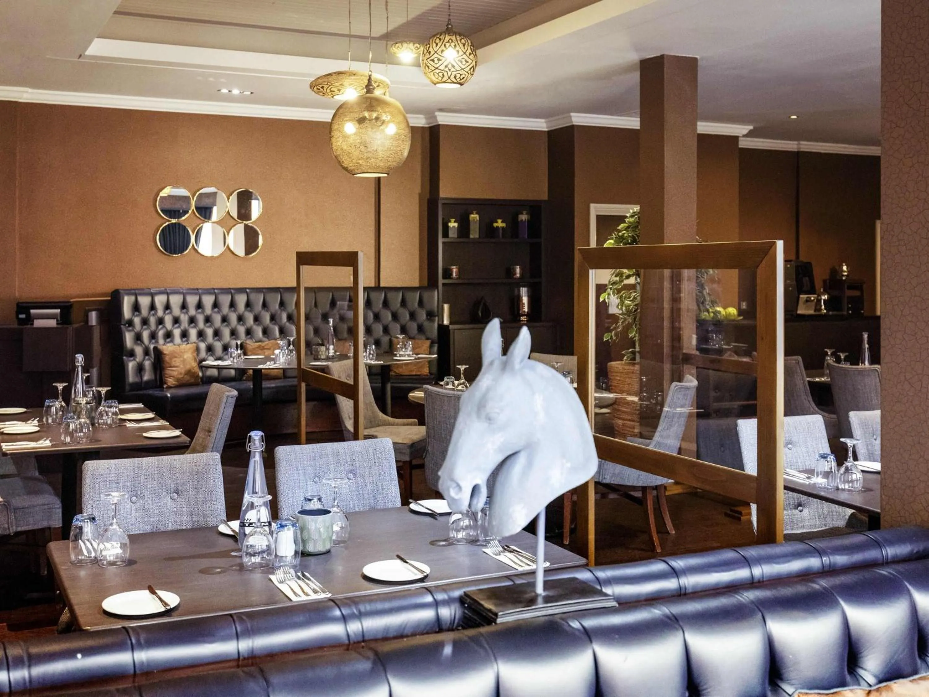 Restaurant/places to eat in Mercure Milton Keynes Hotel