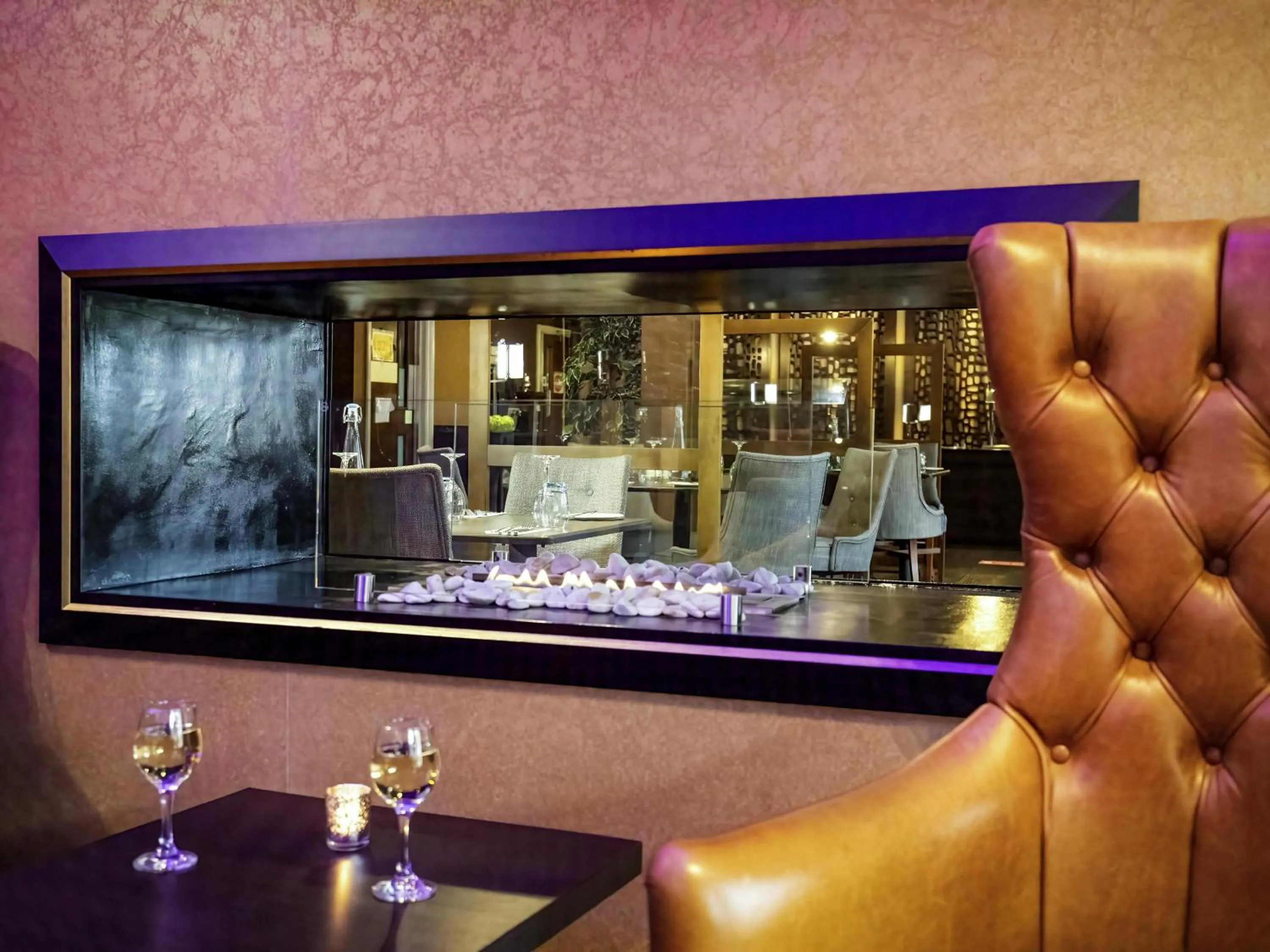 Lounge or bar in Mercure Milton Keynes Hotel
