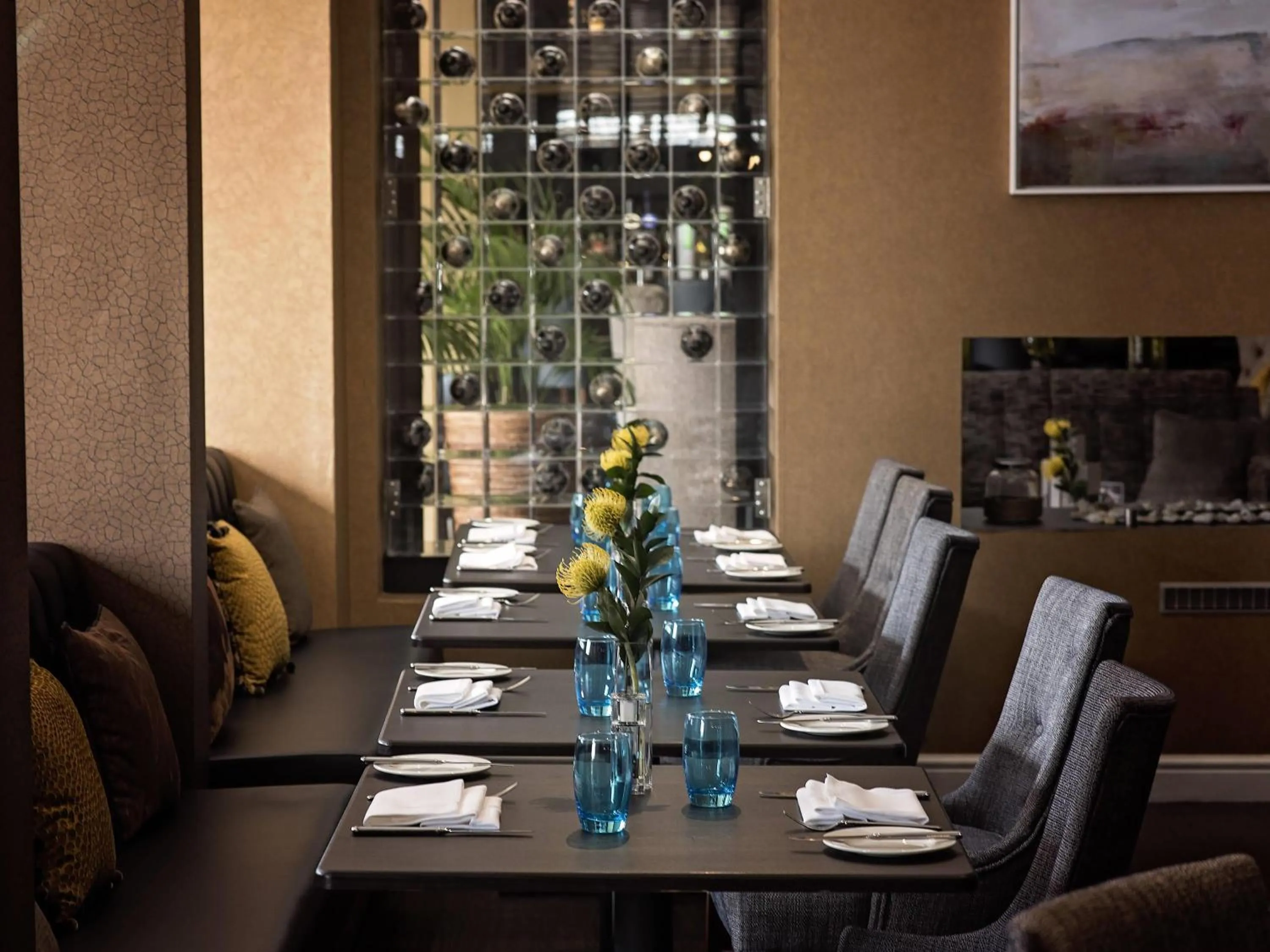 Restaurant/places to eat in Mercure Milton Keynes Hotel