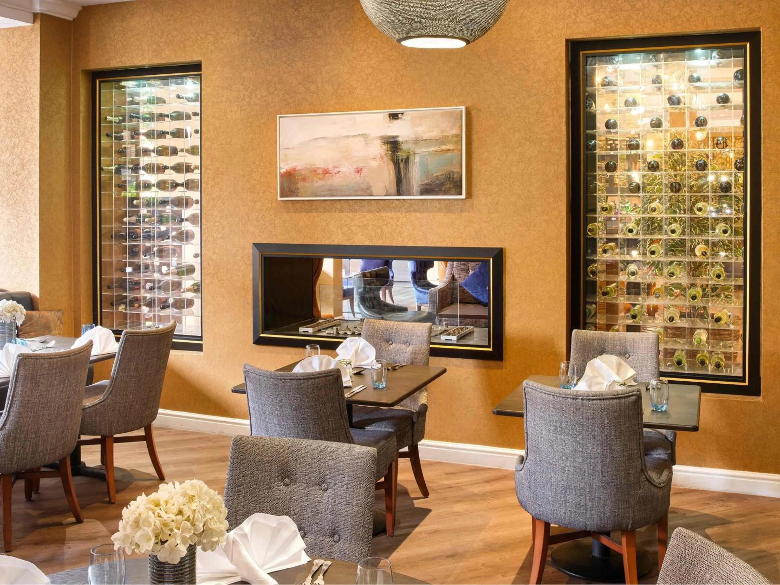 Restaurant/places to eat in Mercure Milton Keynes Hotel