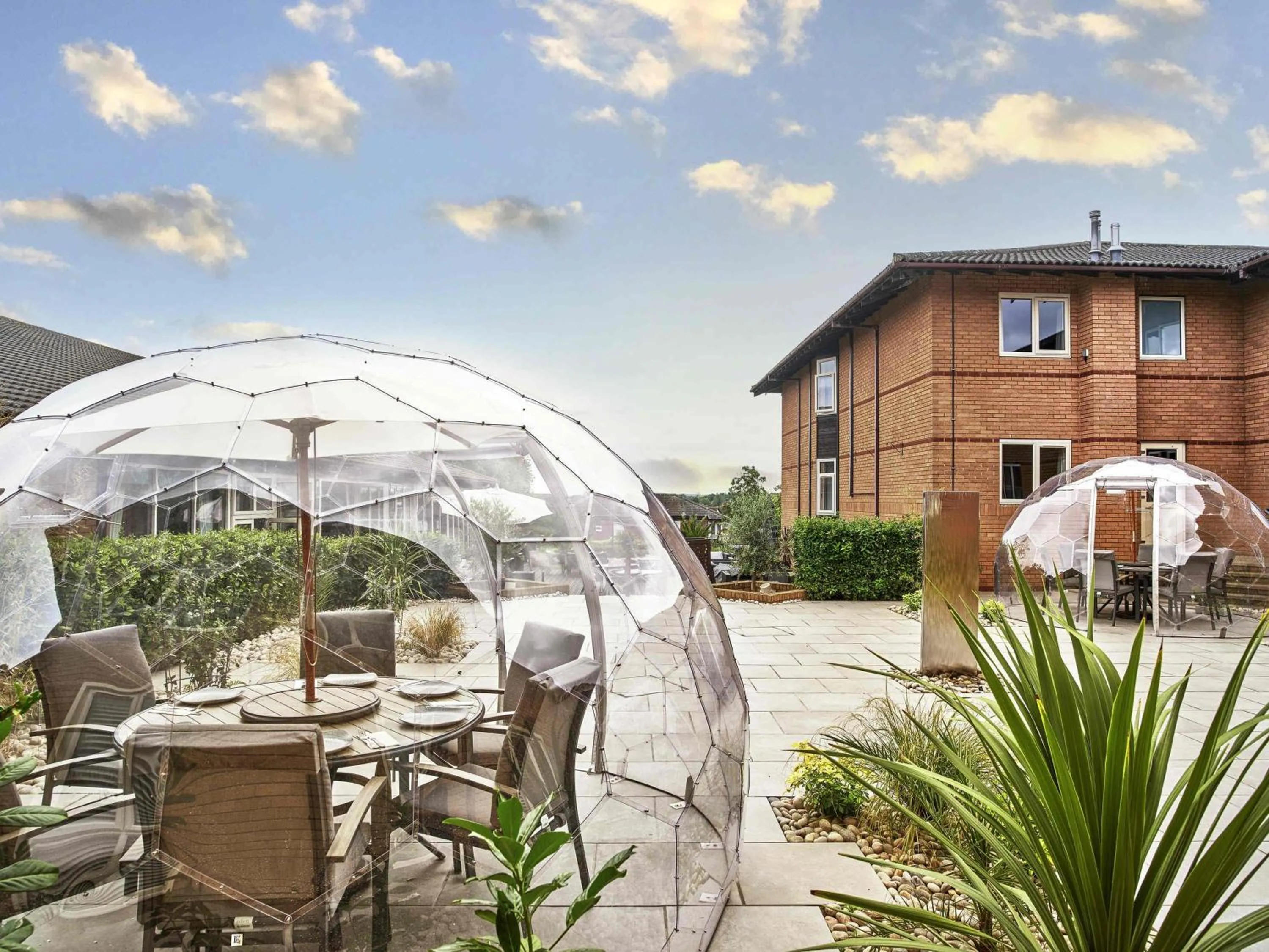 Restaurant/places to eat in Mercure Milton Keynes Hotel