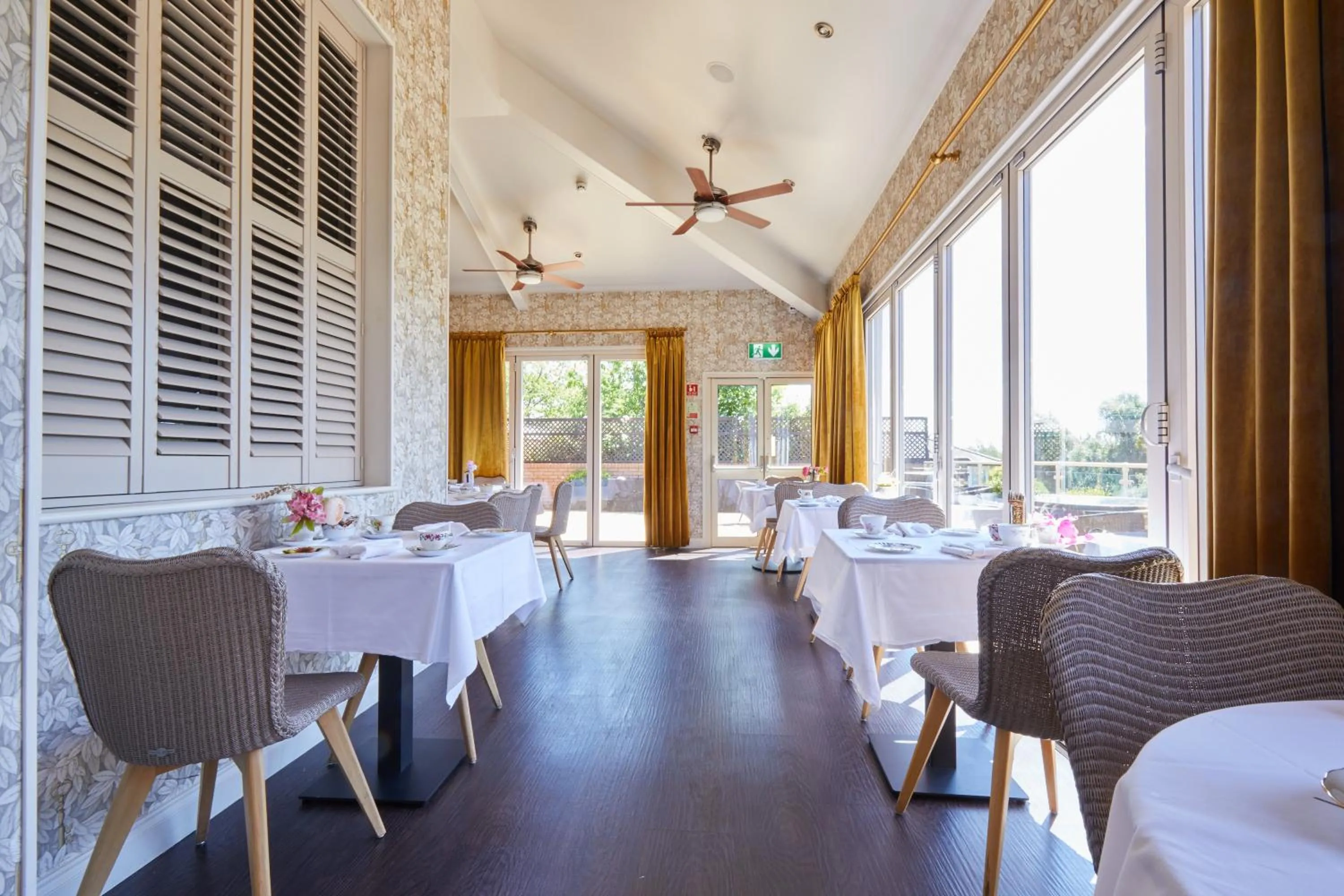 Restaurant/places to eat in Mercure Milton Keynes Hotel